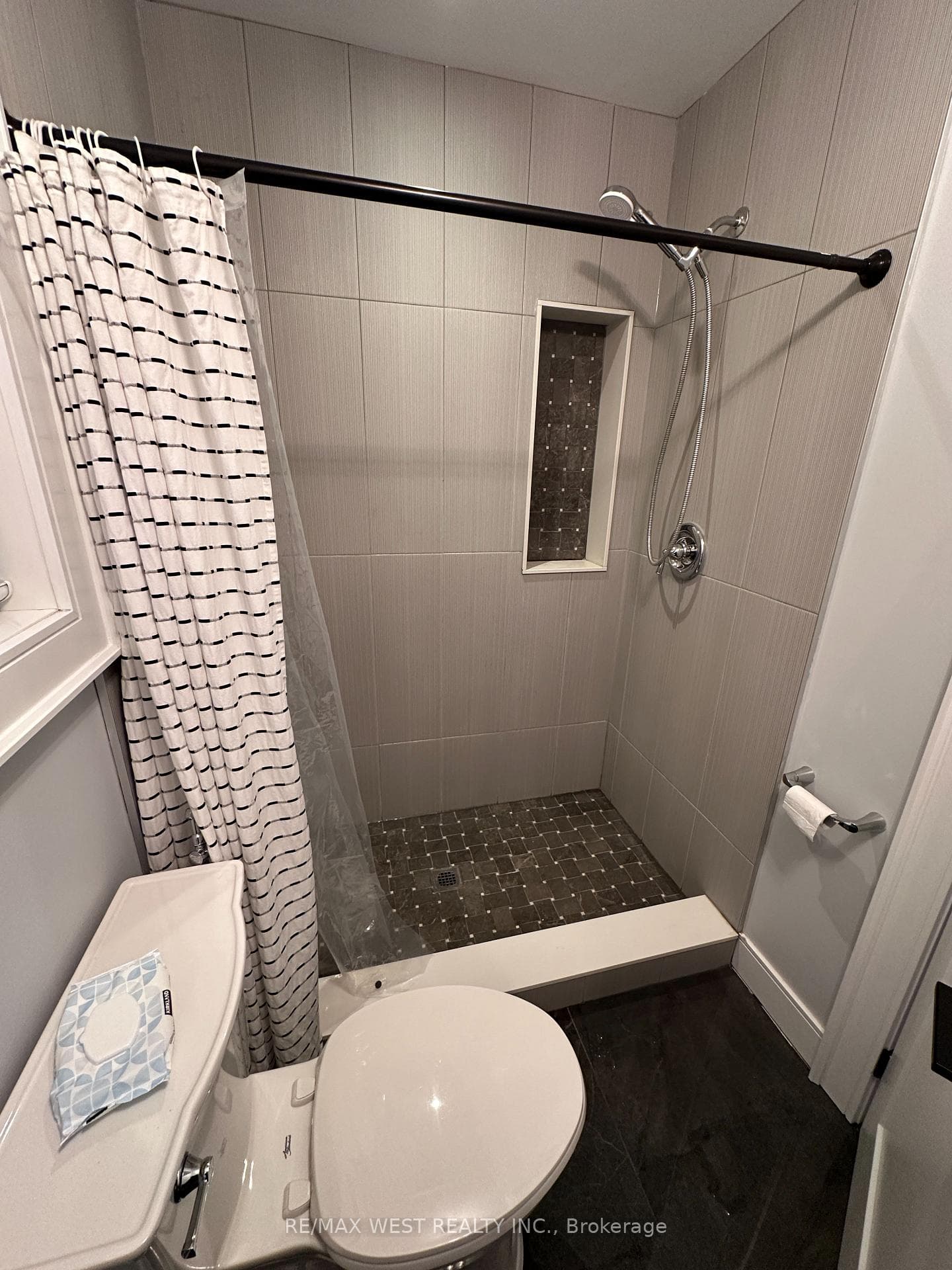 56 Seaton Drive Unit Main photo 12