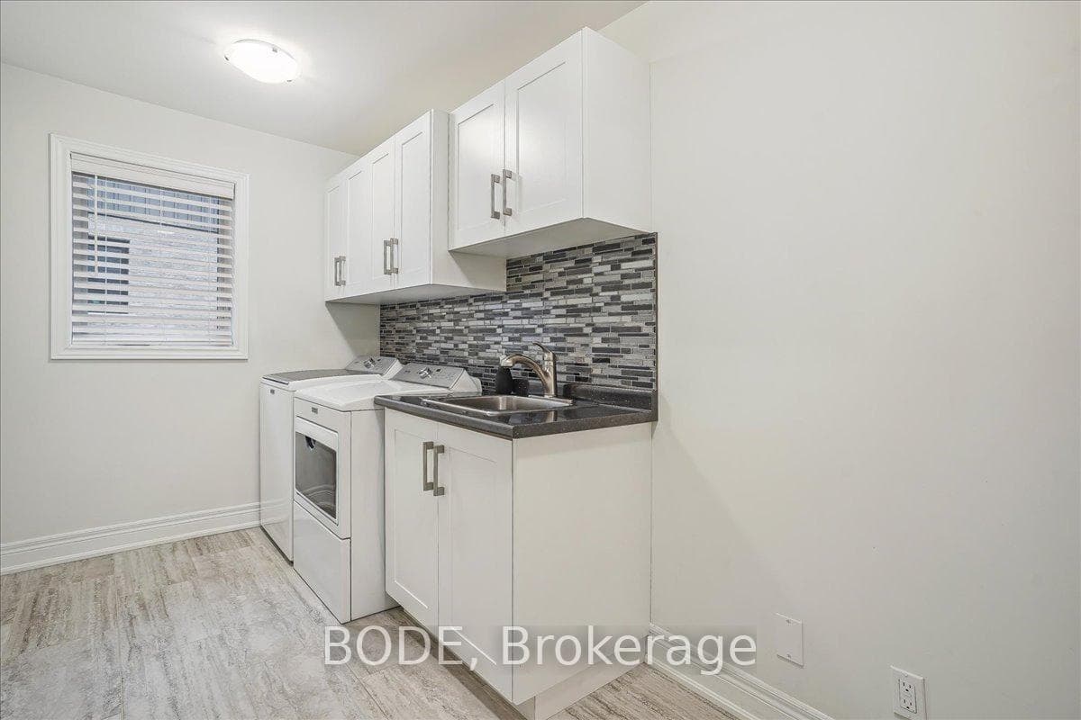 215 Oak Street photo 19