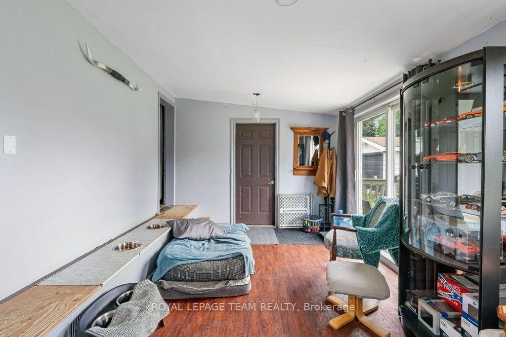 506 Victoria Street photo 18