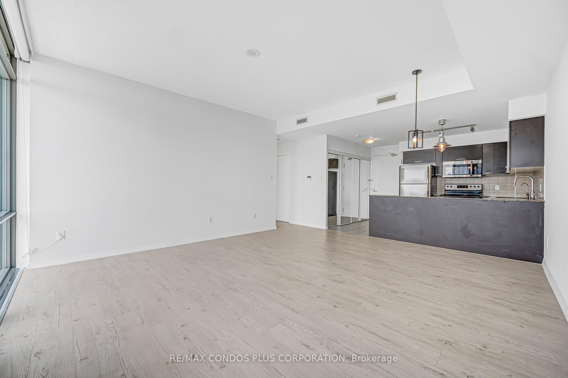 38 Grenville Street Unit 4404 photo 3