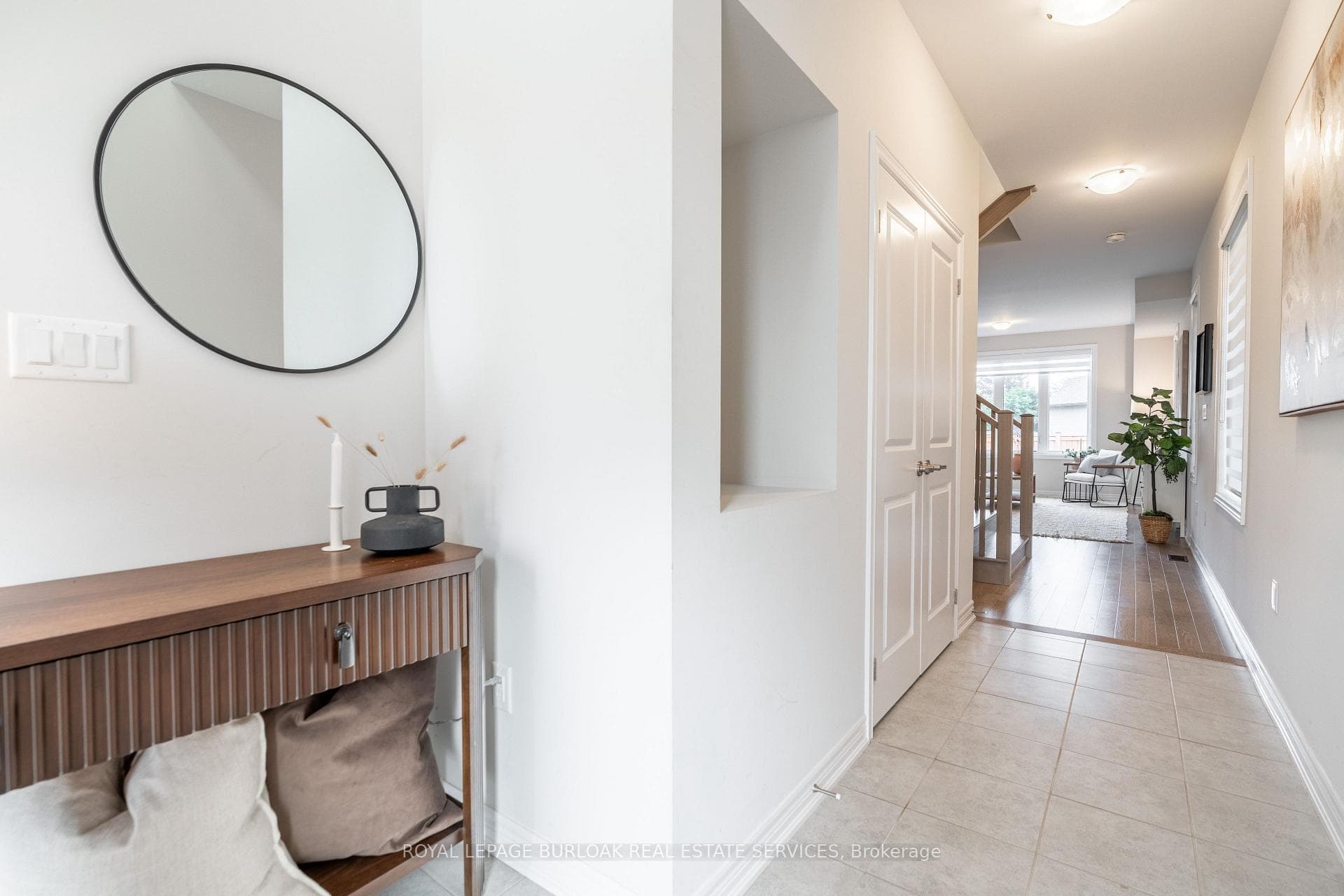 127 Starfire Crescent photo 3