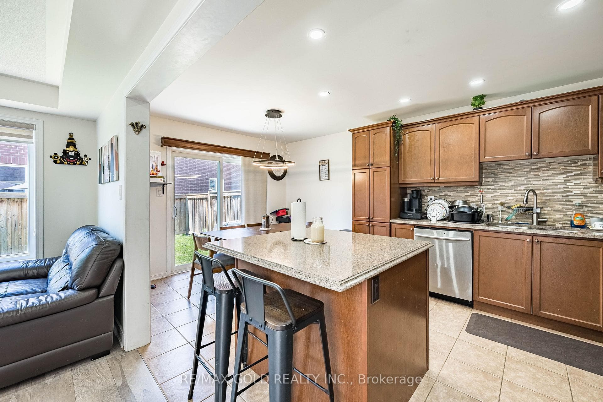 26 Robert Parkinson Drive photo 8