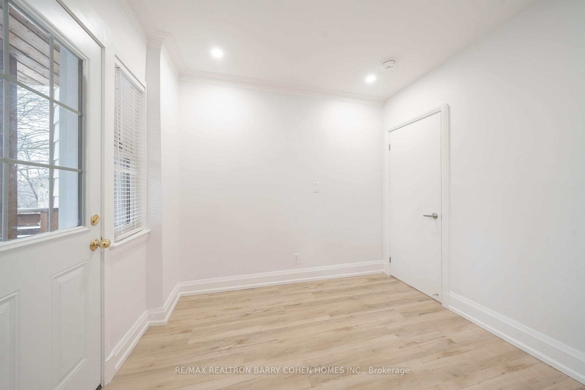 109 Chatsworth Drive Unit Main photo 14