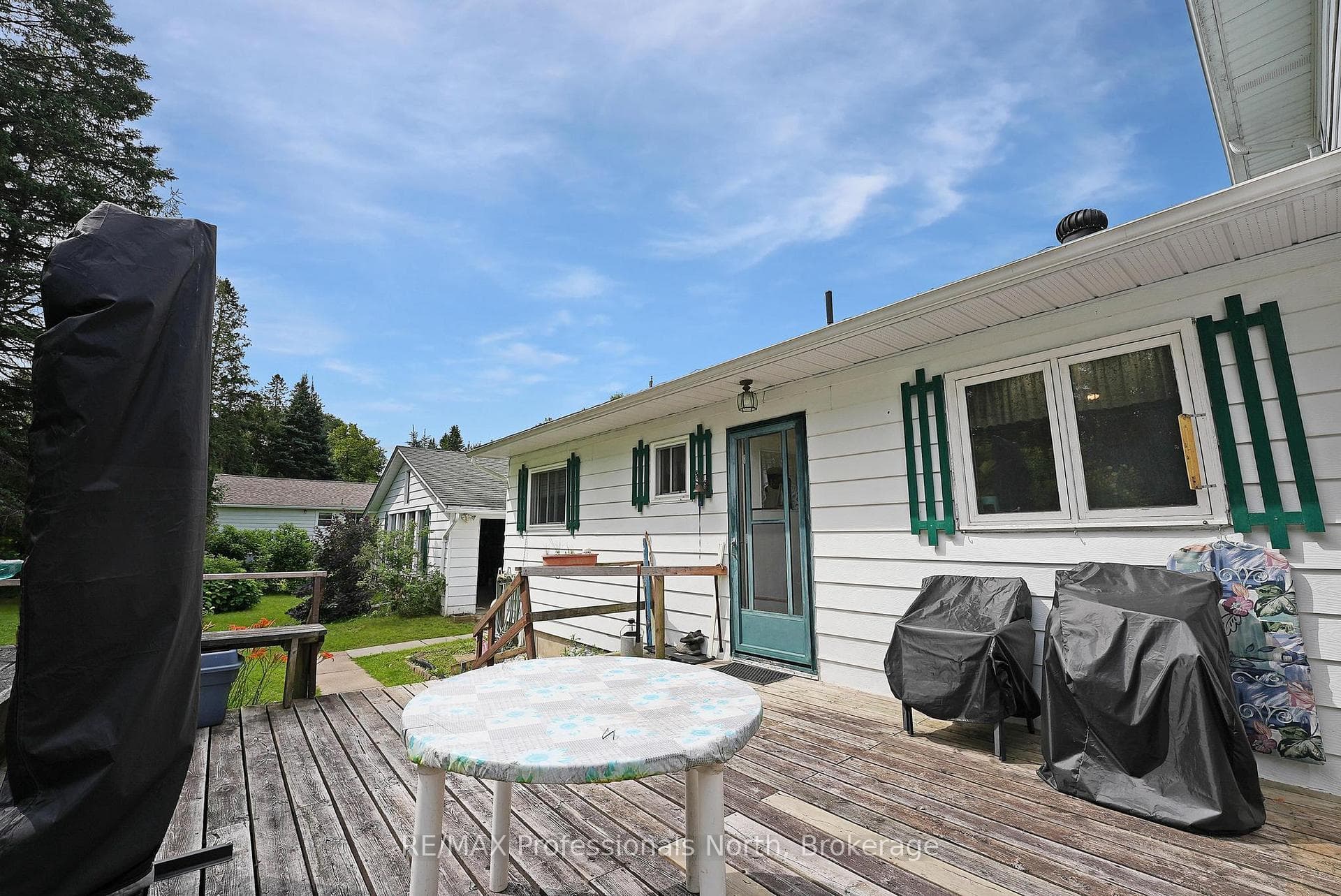10 Stouffer Street photo 36