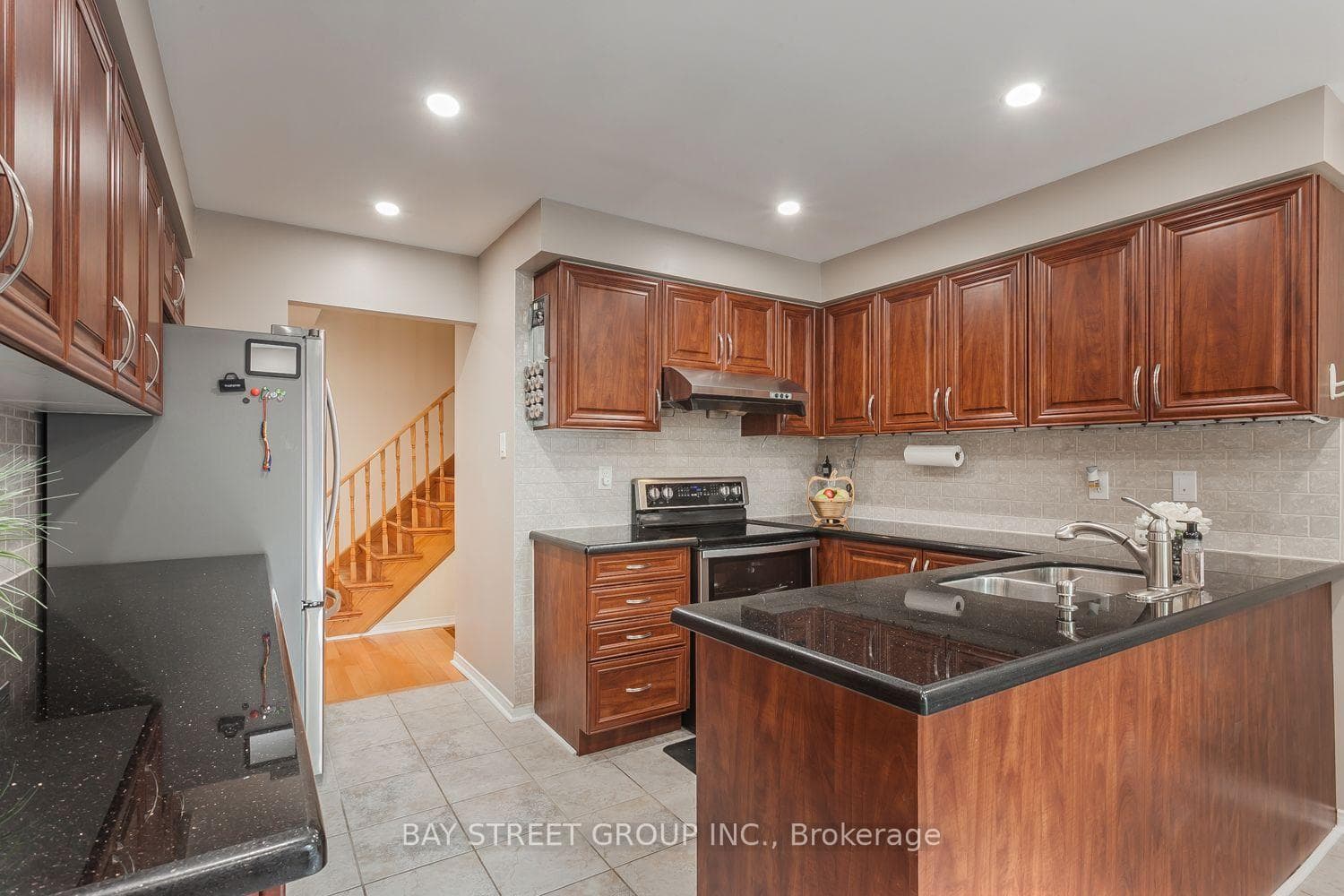 4882 Rosebush Road photo 10