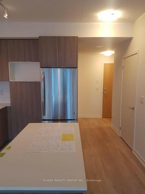 2520 Eglinton Avenue Unit 1818 photo 3