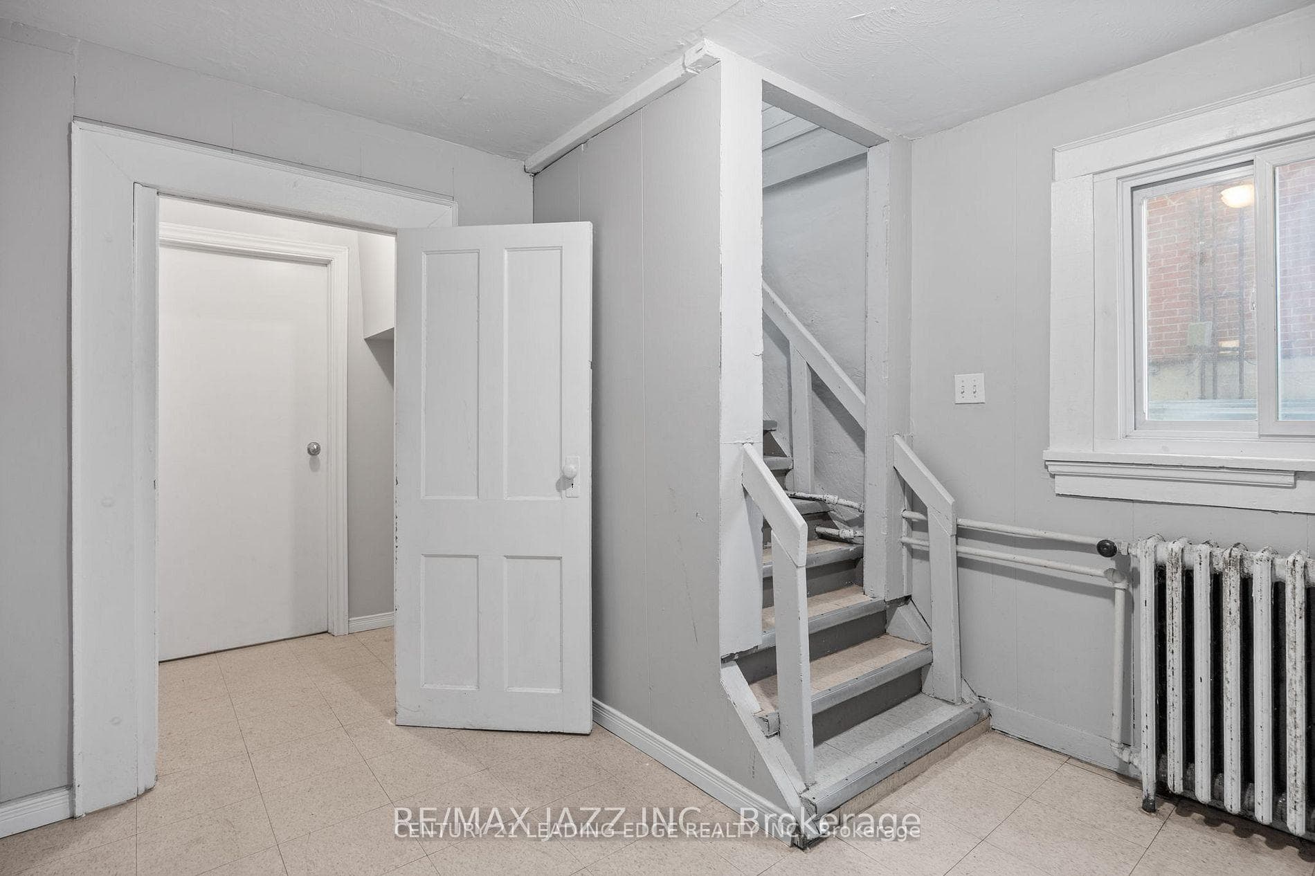 137 Rosehill Boulevard photo 3