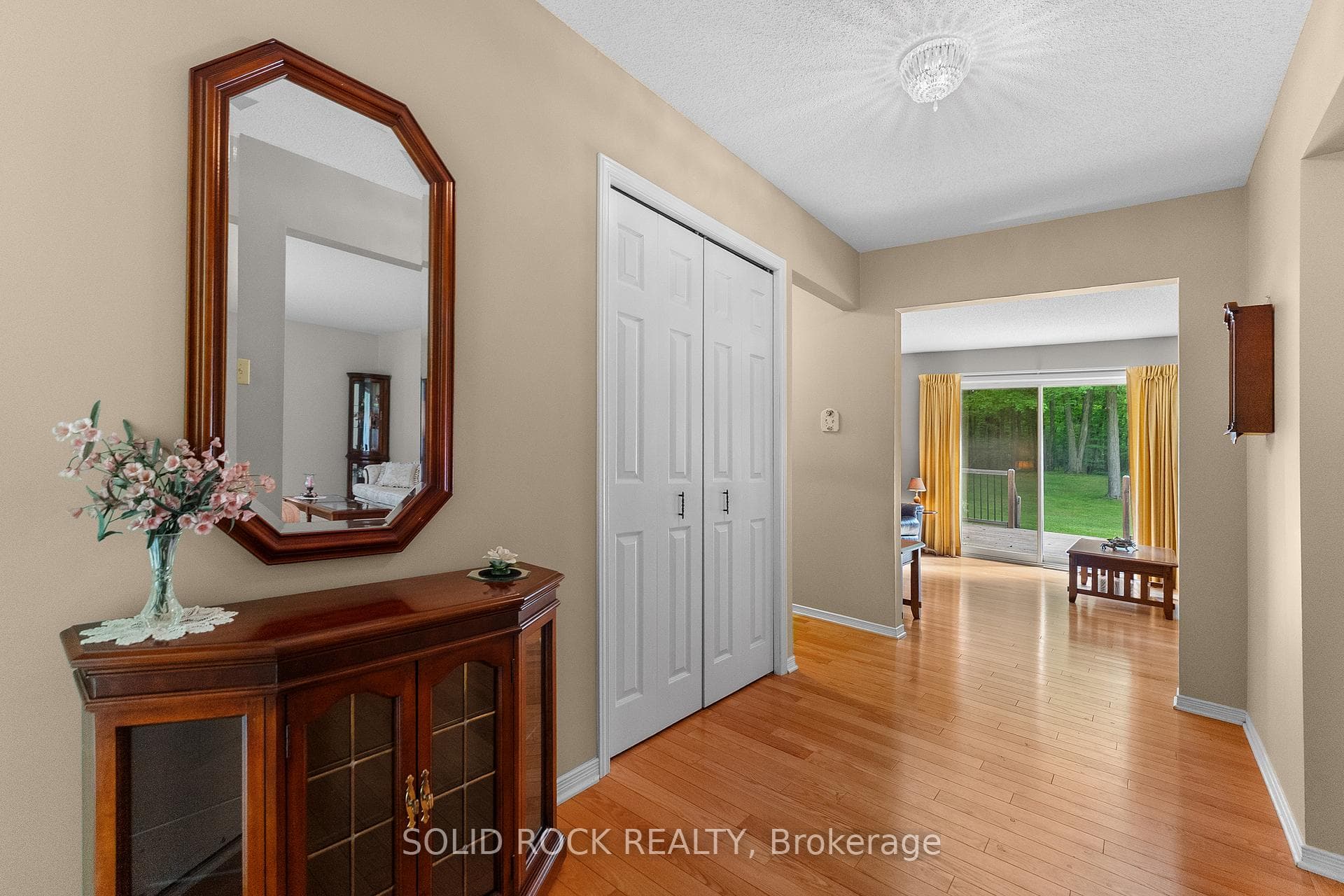 89 Woodridge Court photo 13