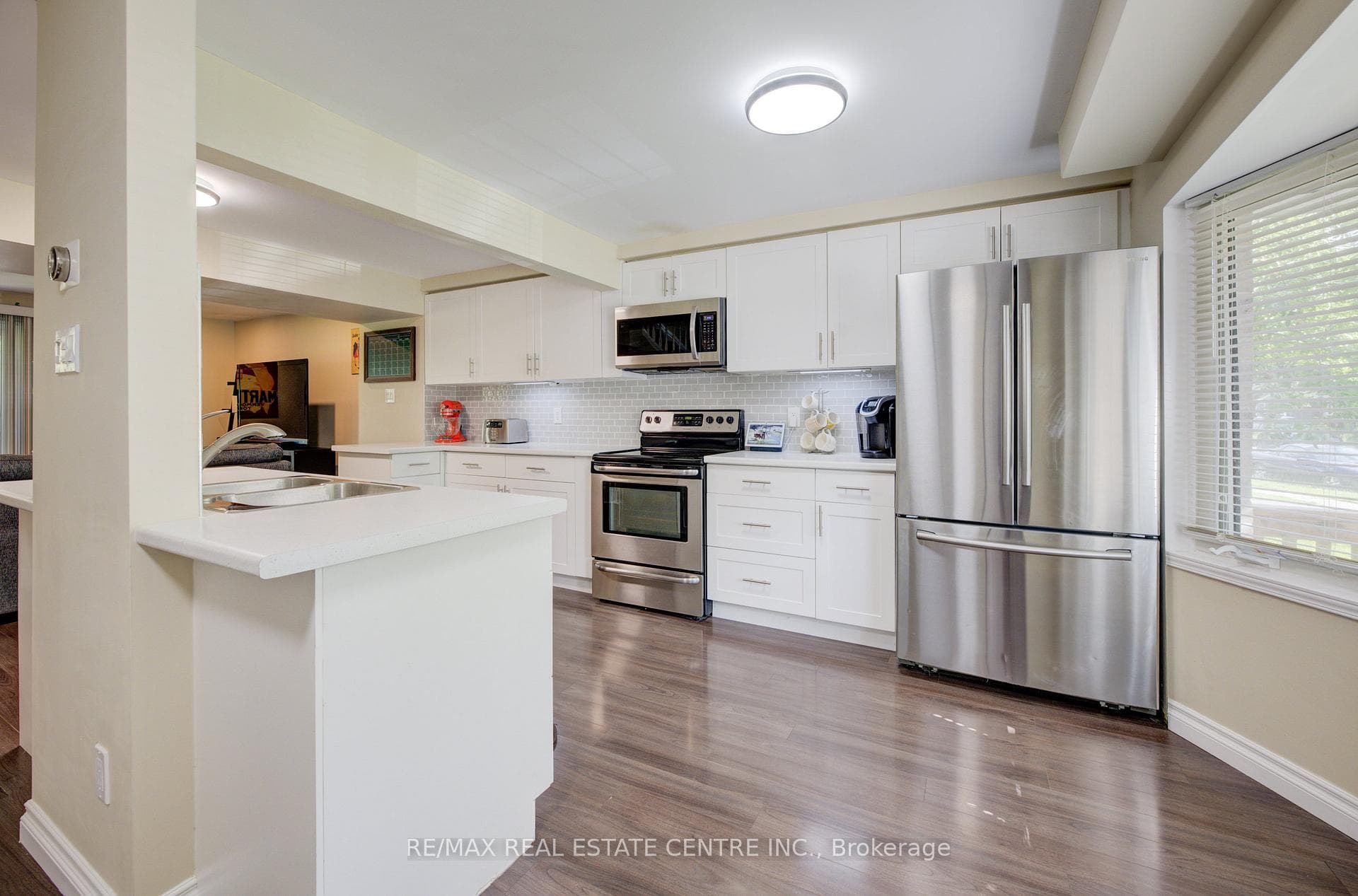 660 HILLVIEW Road photo 6