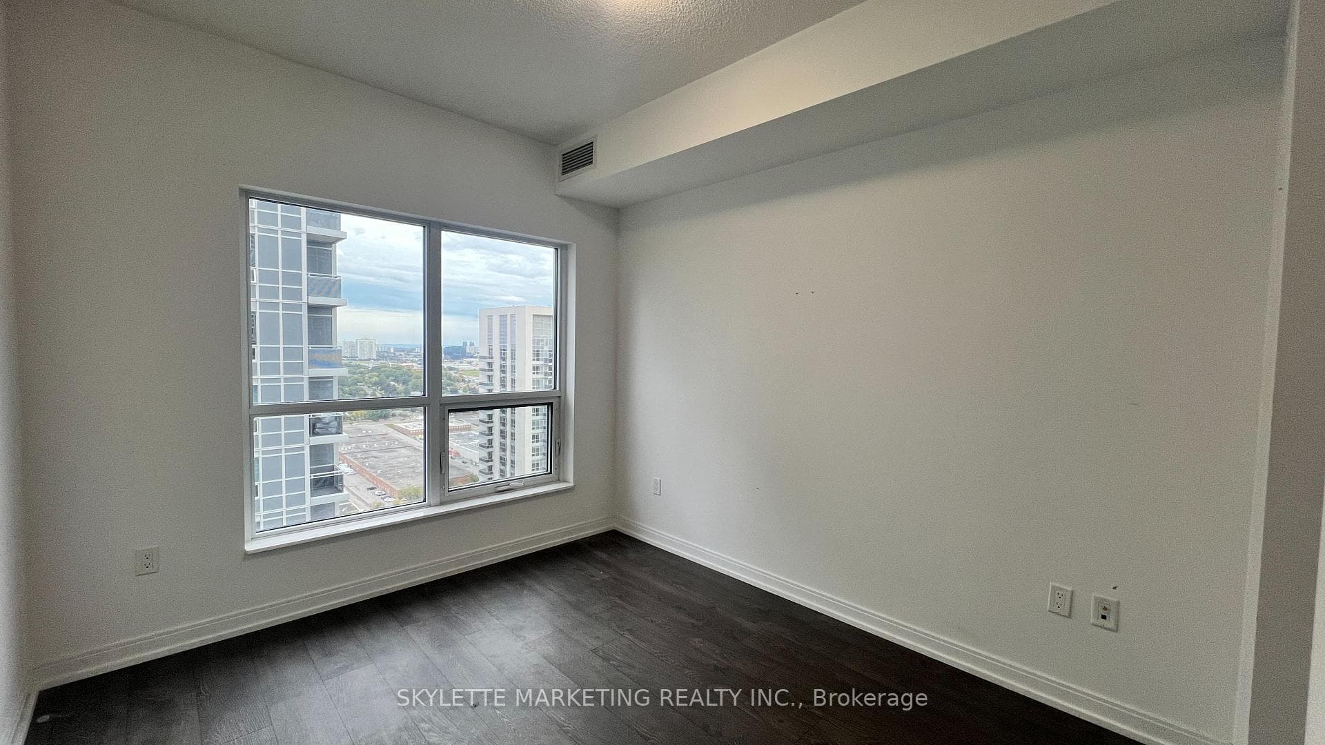 275 Village Green Square Unit 3017 photo 21