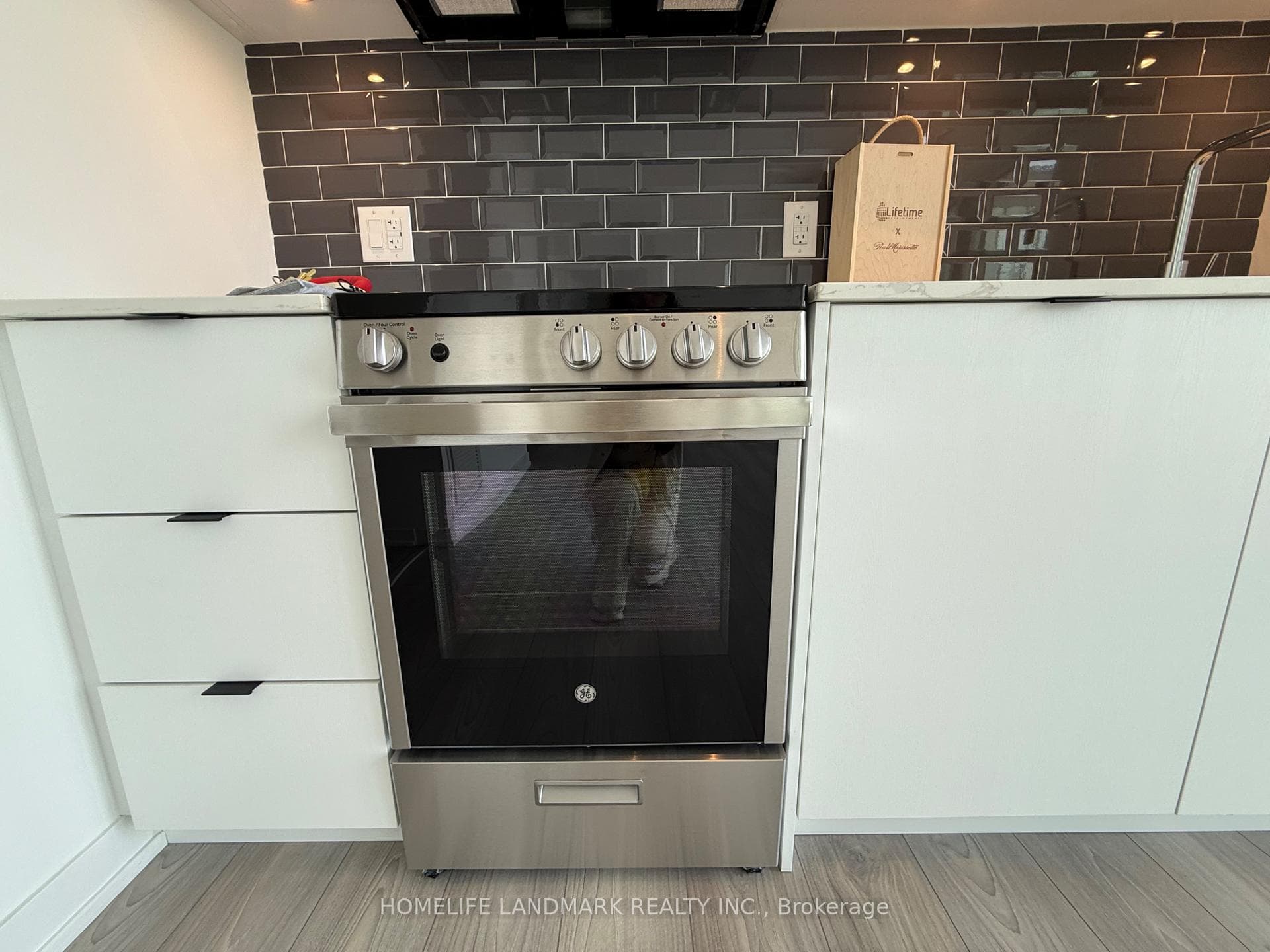 285 Dufferin Street Unit 1202 photo 7