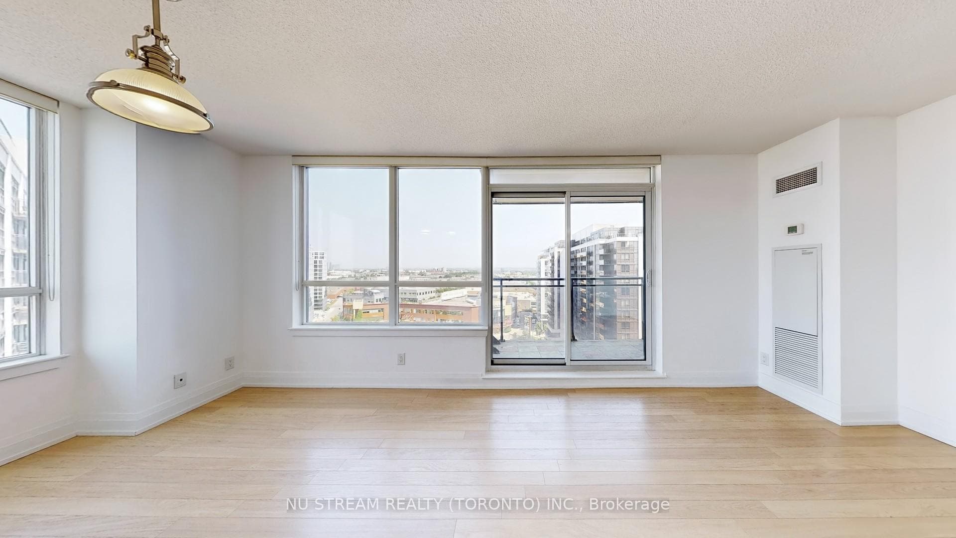 1060 Sheppard Avenue Unit 1218 photo 8