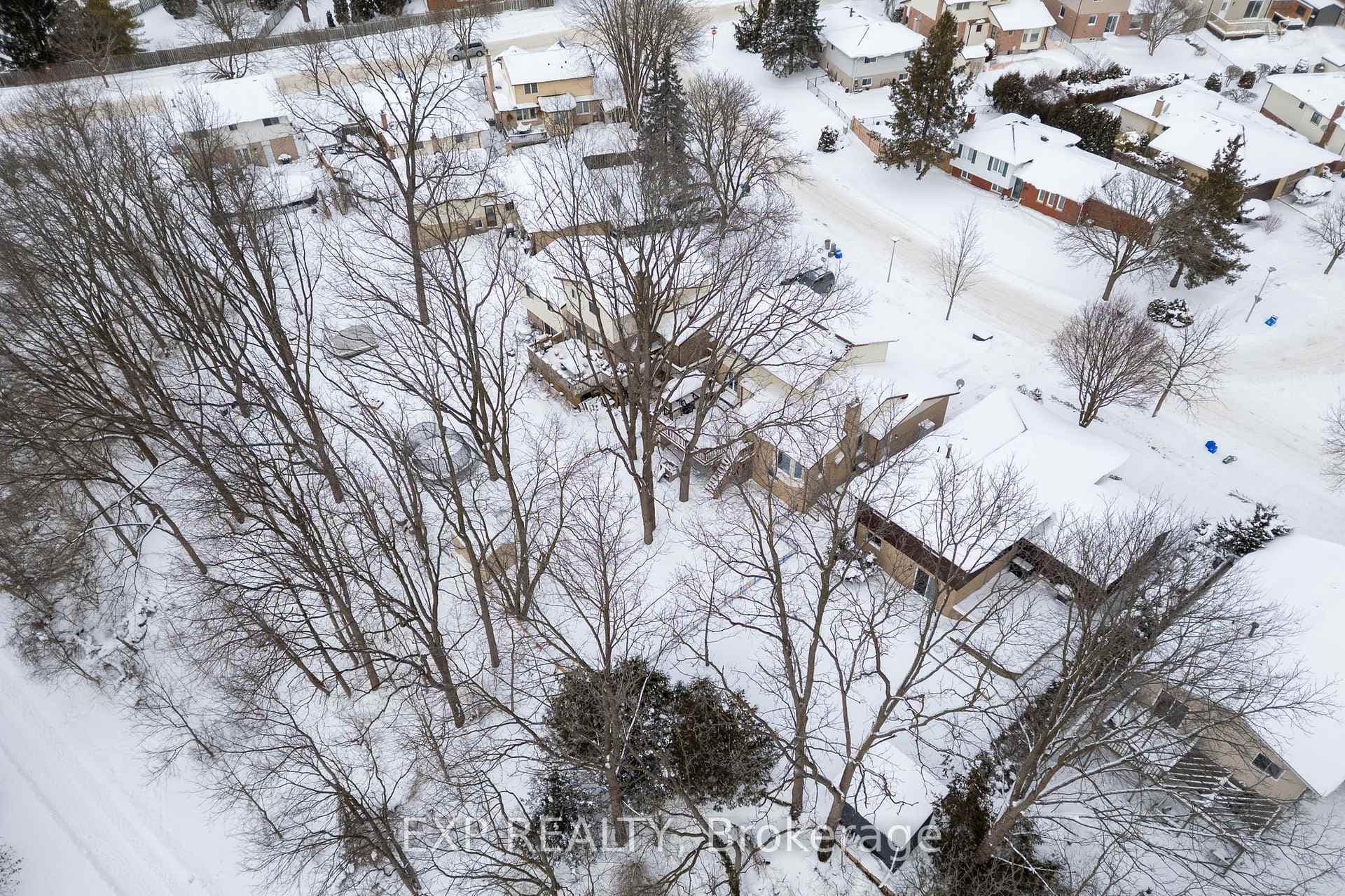 16 Acorn Crescent photo 6