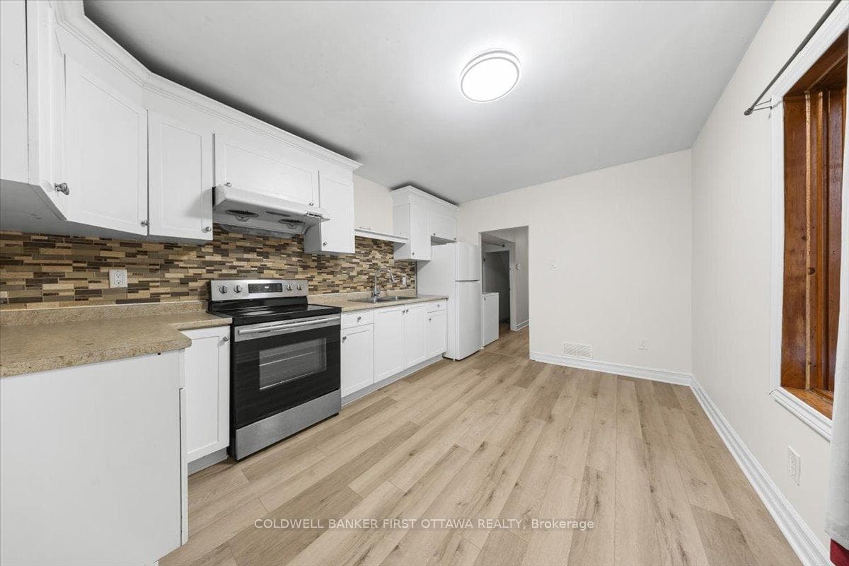 281 CAMBRIDGE Street photo 11