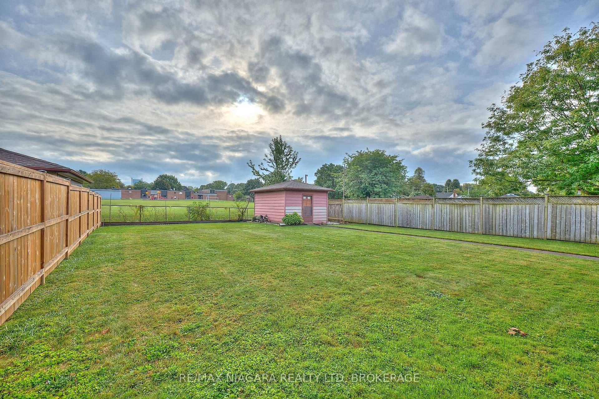 6330 Caledonia Street photo 29