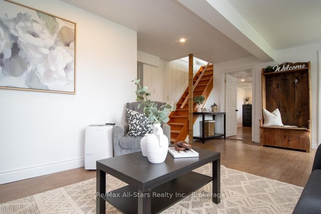 9 Riverside Drive photo 8