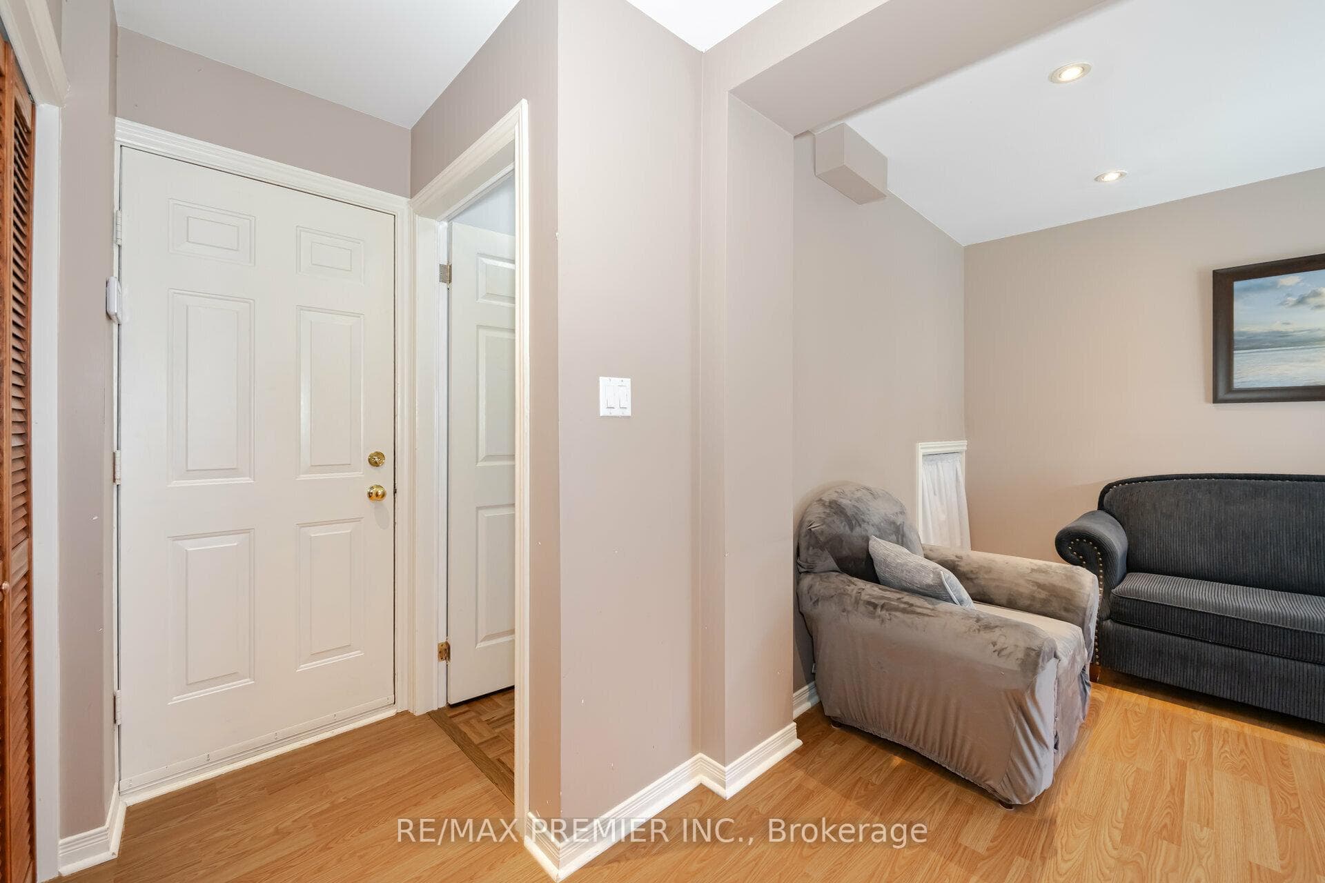 16 Michelle Drive photo 34