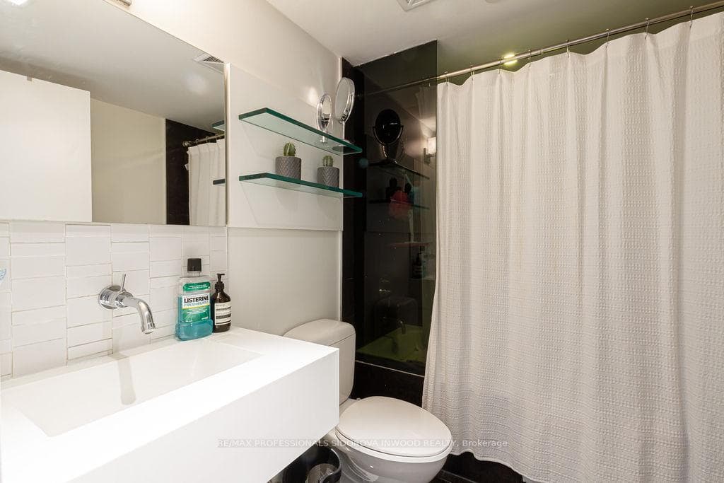 55 Stewart Street Unit 920 photo 9