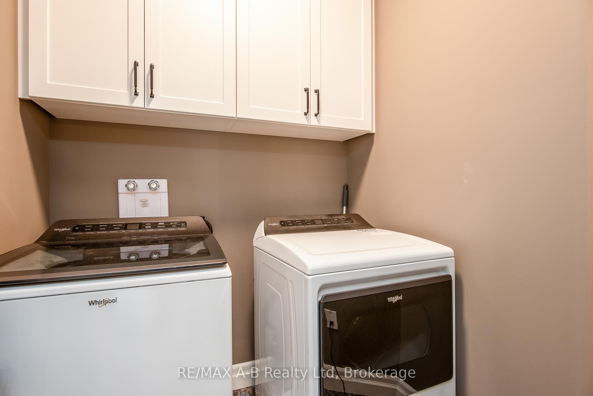 172 Hooper Street photo 30