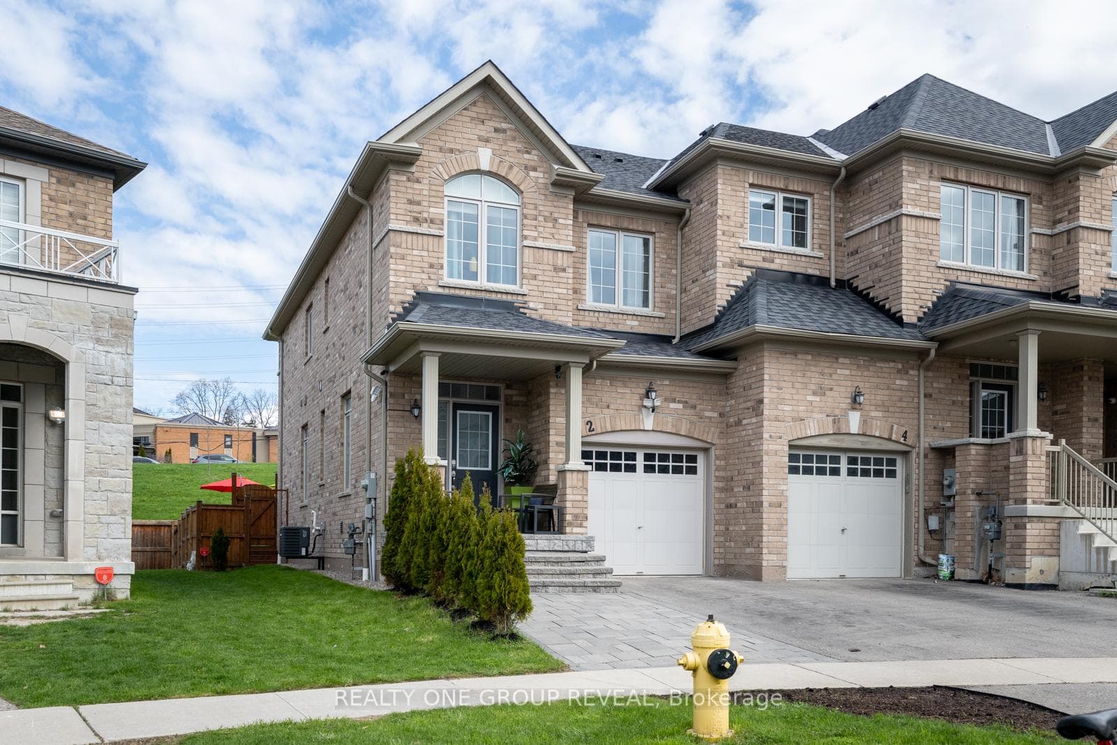 2 Rimrock Crescent photo 2