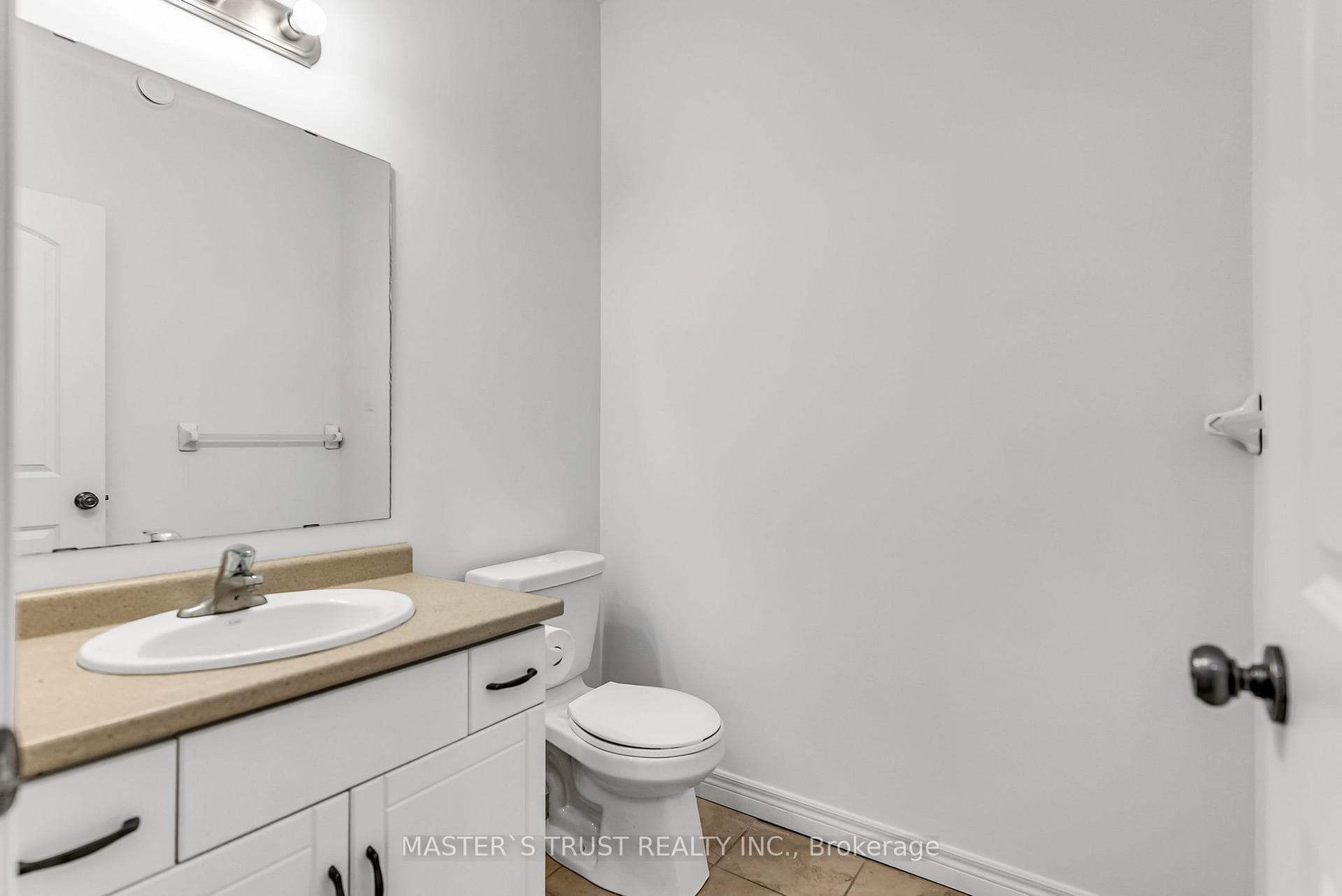 9 Amos Drive Unit 5 photo 19
