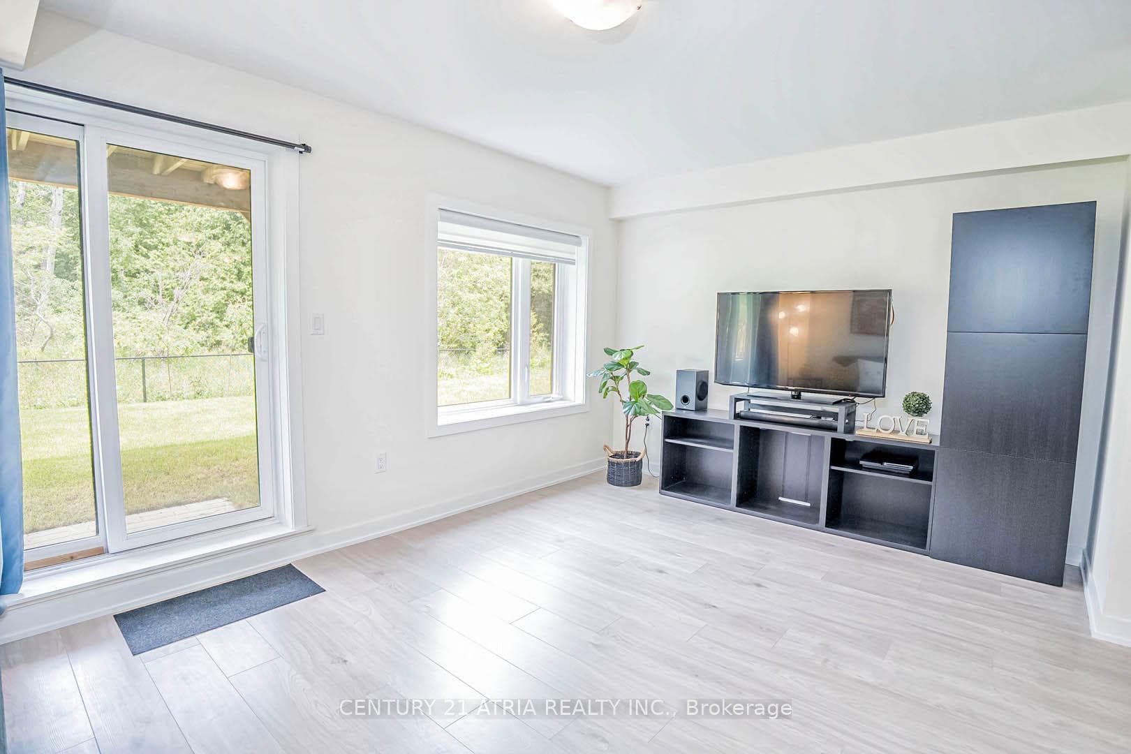 250 Finch Avenue Unit 34 photo 44