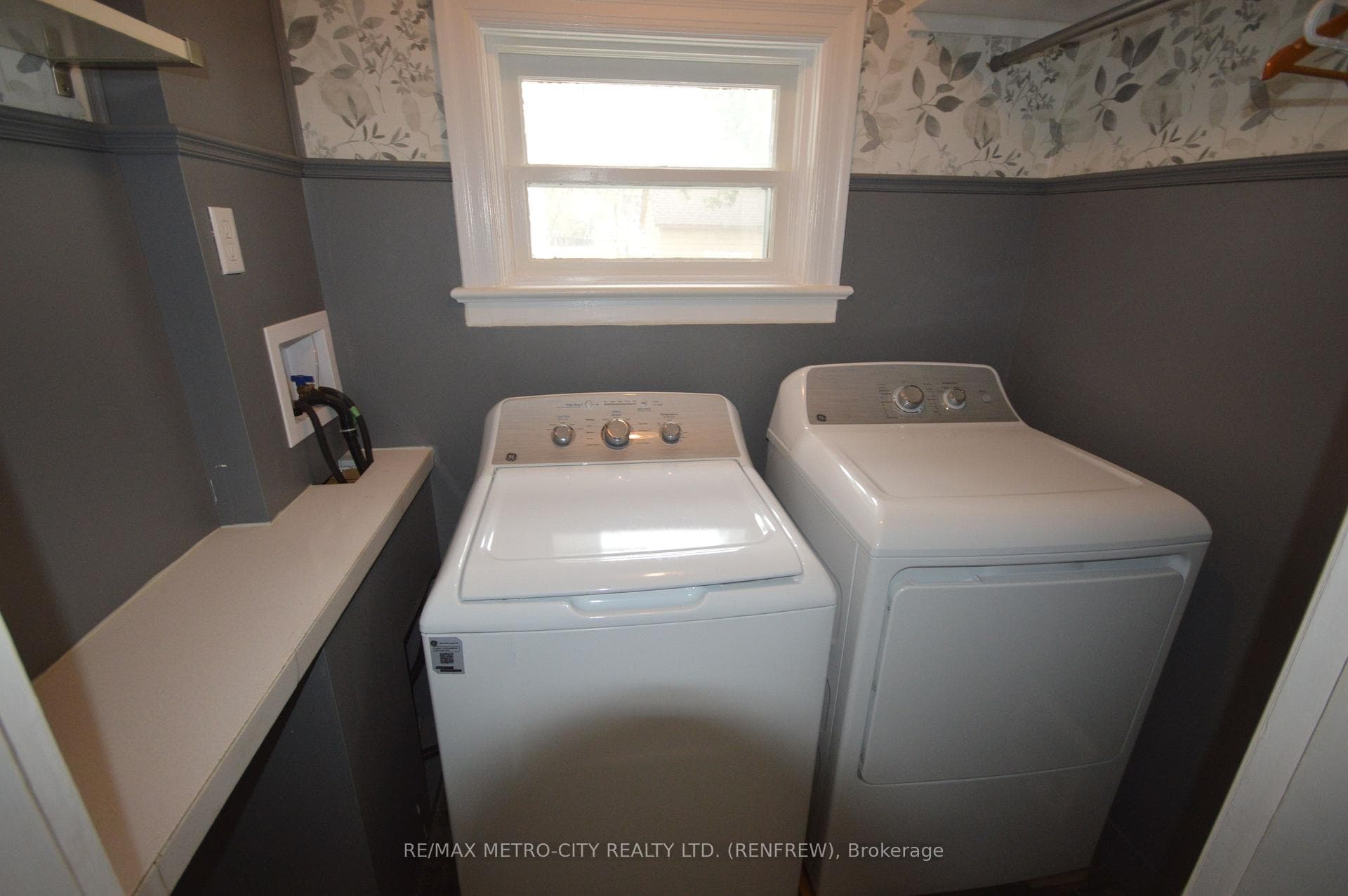 143 Munroe Avenue photo 8