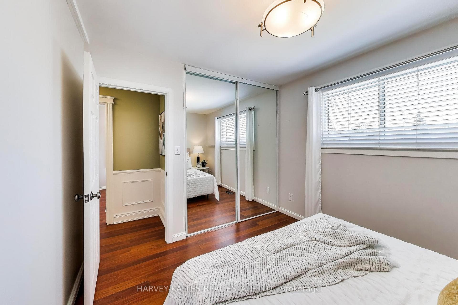 56 Thorncliffe Street photo 14