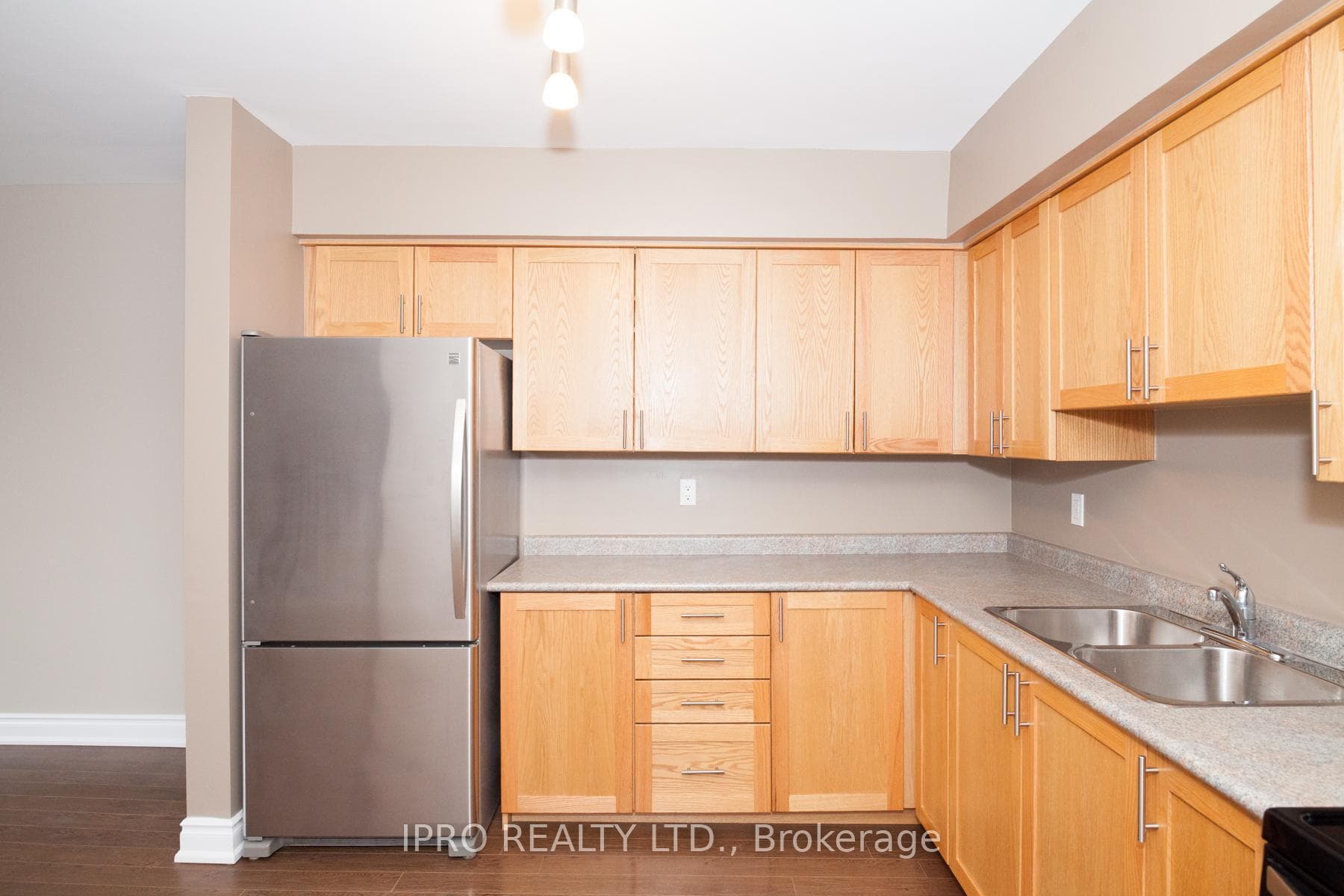 920 Pape Avenue Unit UPPER photo 8
