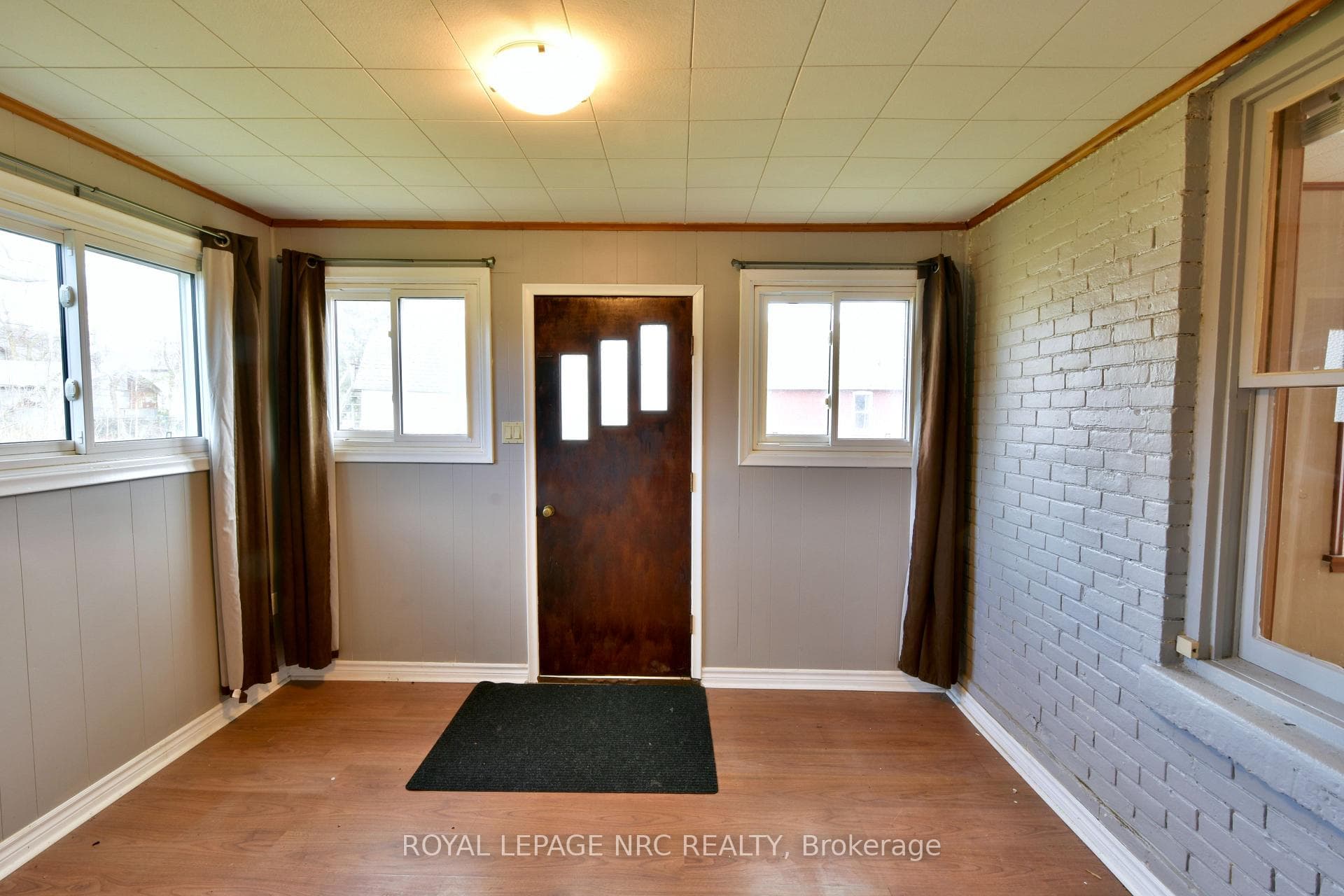 228 Courtwright Street photo 26