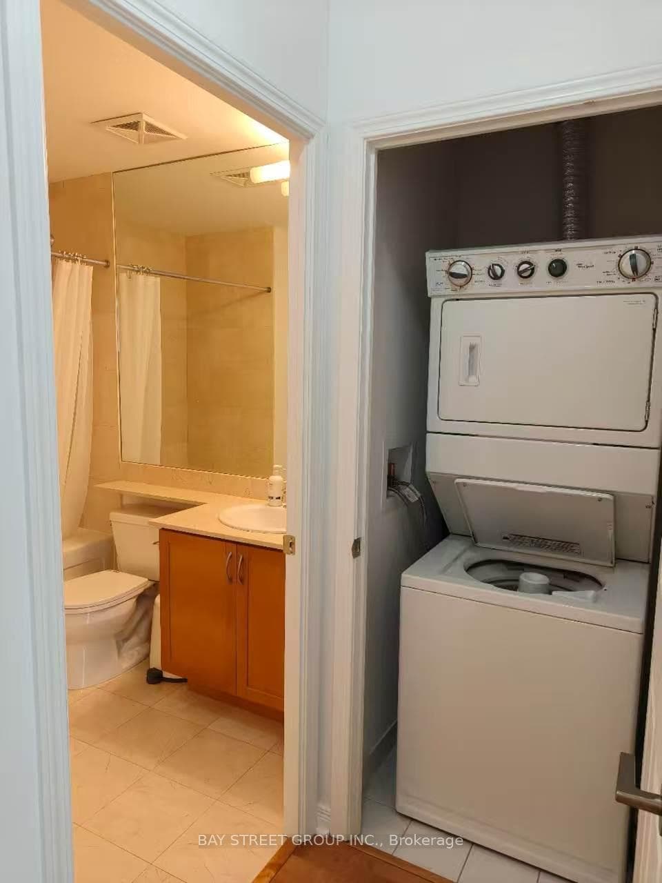 736 Spadina Avenue Unit 801 photo 10