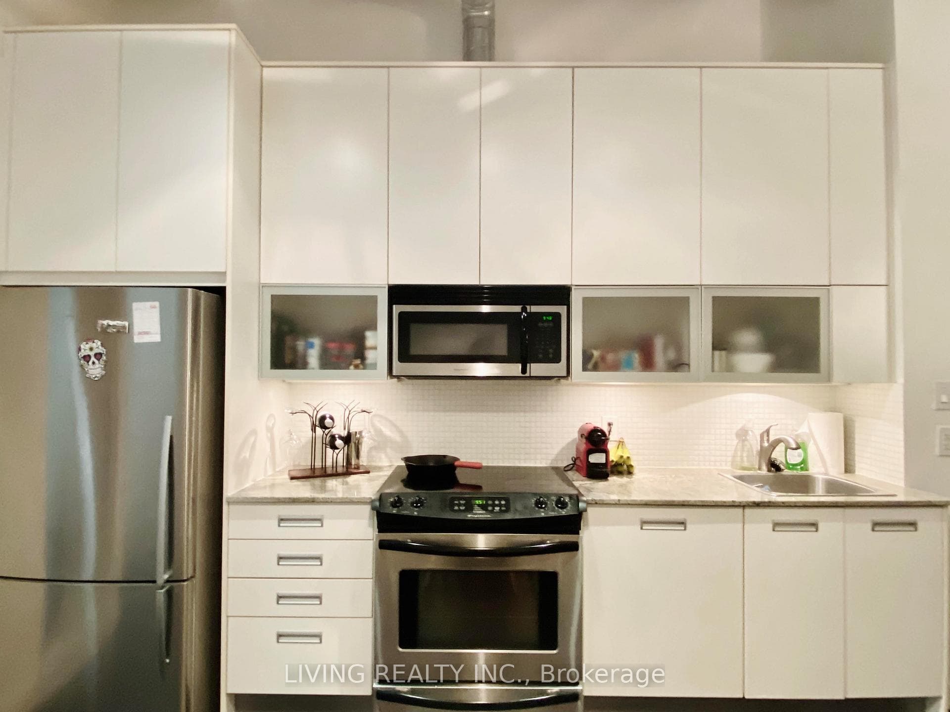 380 Macpherson Avenue Unit 435 photo 12