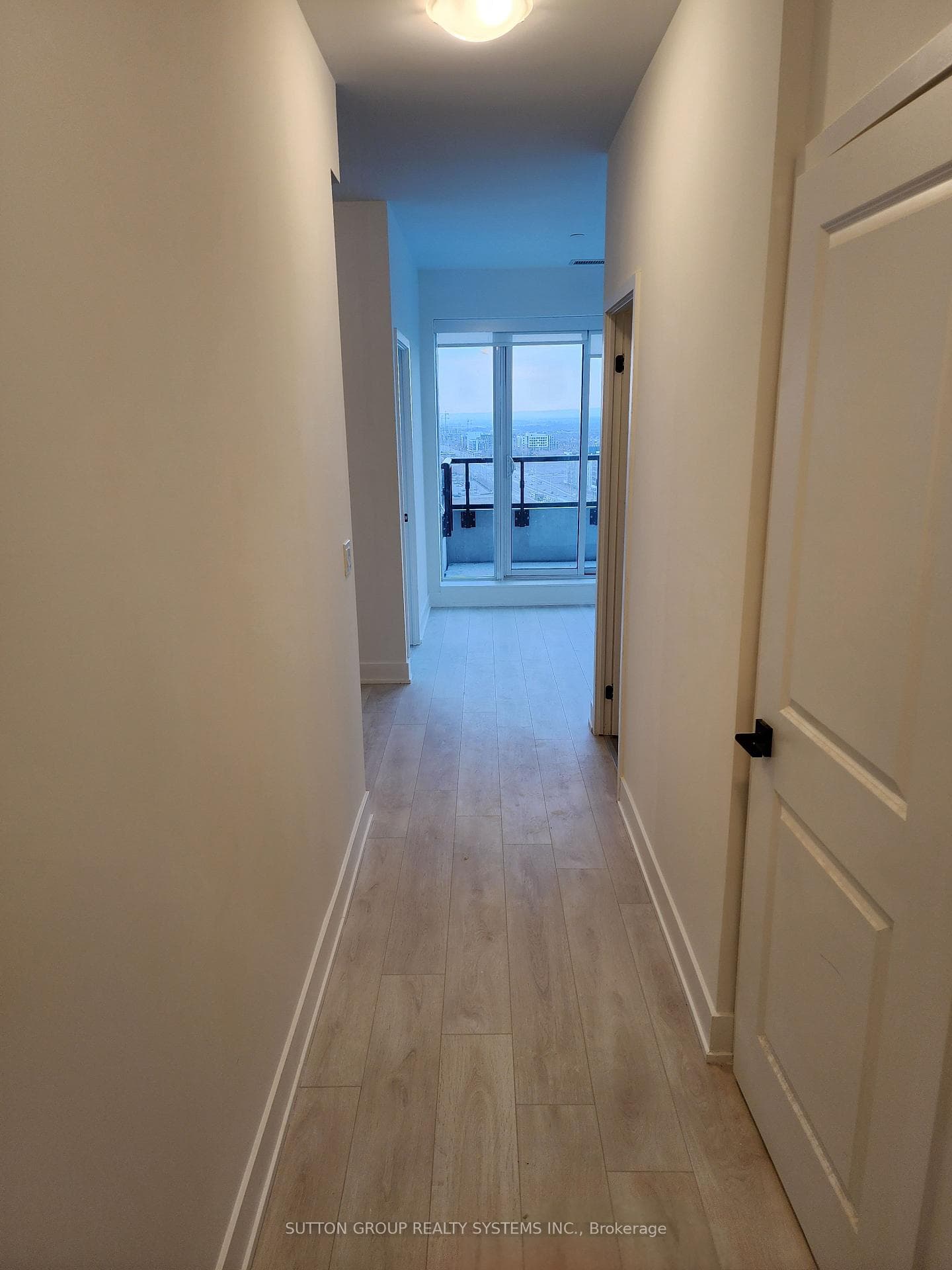 2481 Taunton Road Unit 1702 photo 1