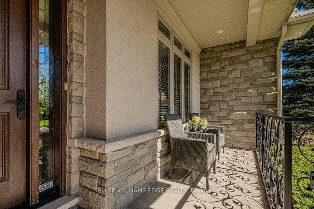 2387 Edith Avenue photo 4