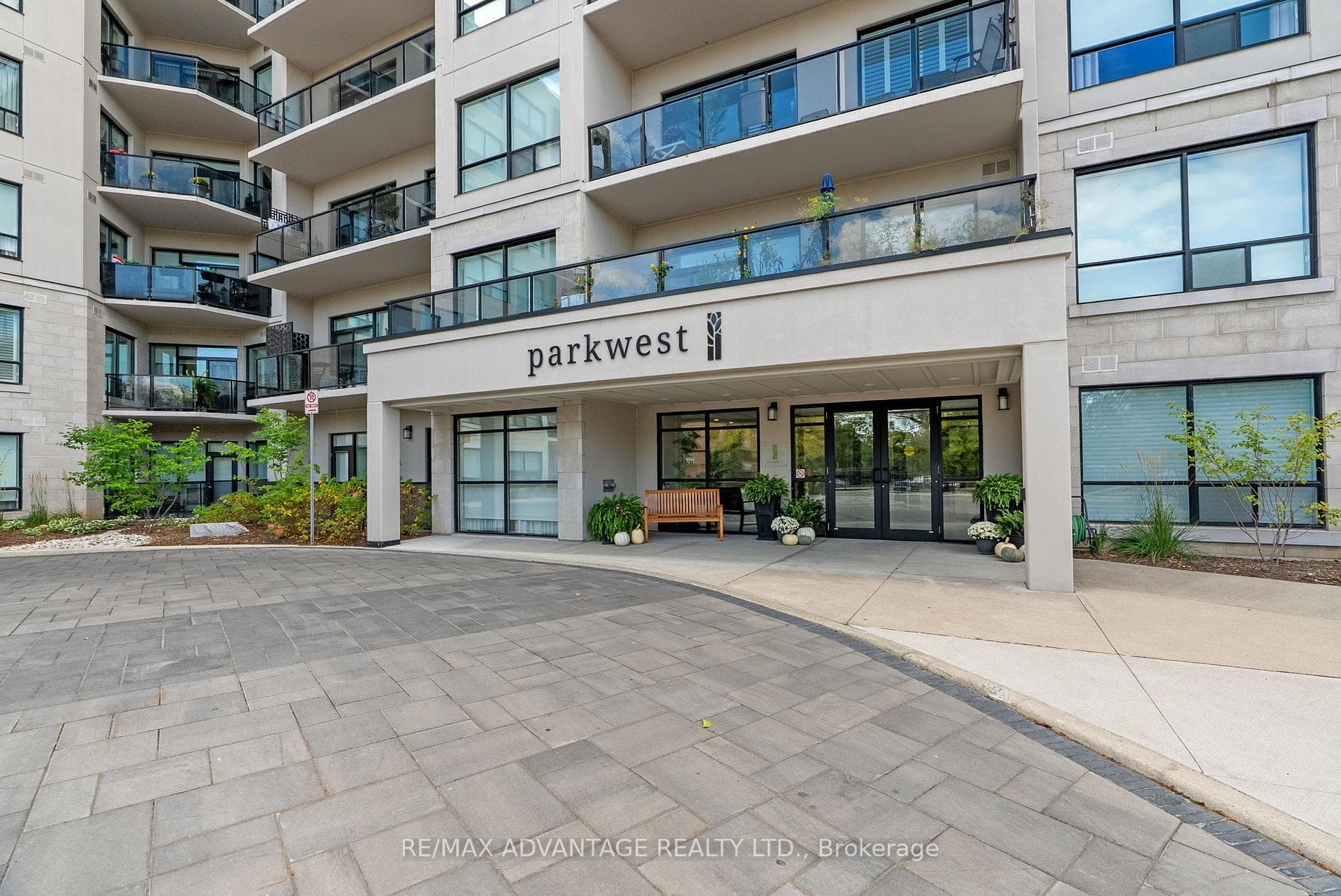 1200 Commissioners Road Unit 118 photo 3