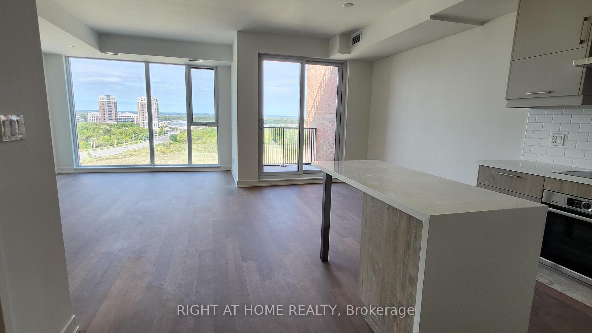 38 Simcoe Promenade Unit 913 photo 1