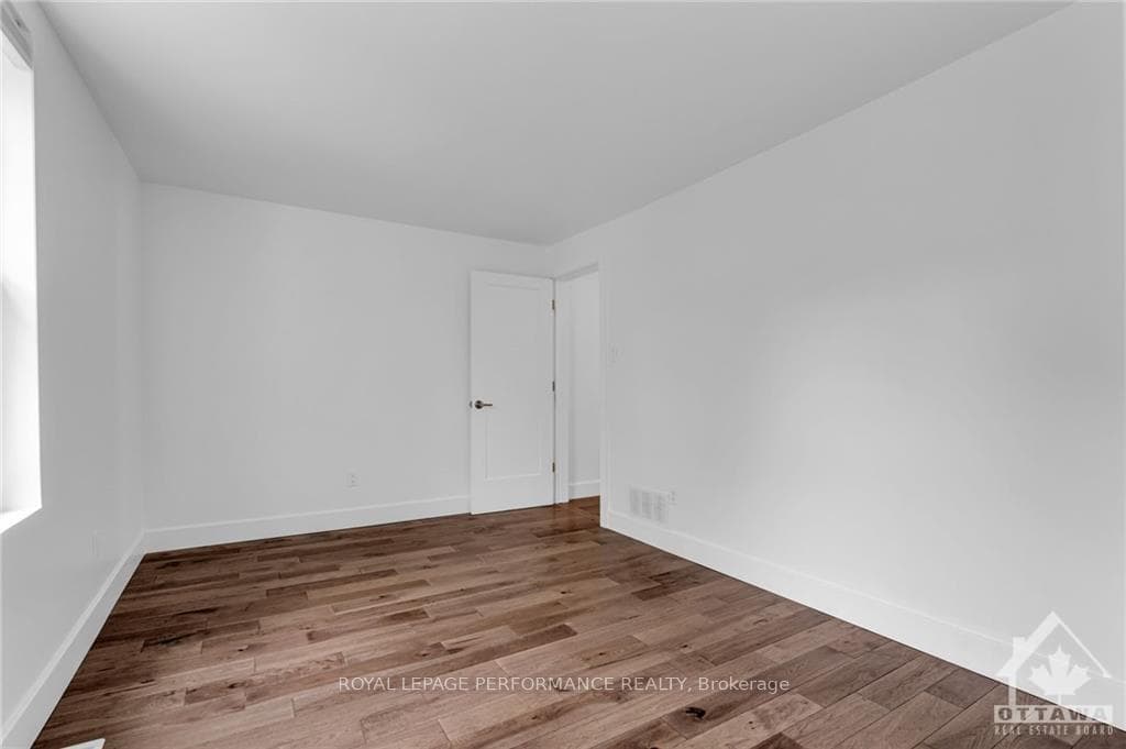 52 STIRLING Avenue photo 17