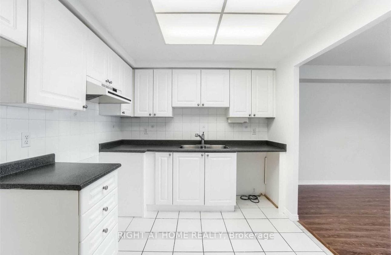 135 Hillcrest Avenue Unit 1101 photo 6