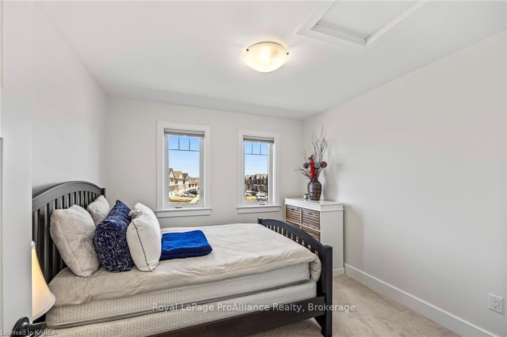150 DR RICHARD JAMES Crescent photo 23
