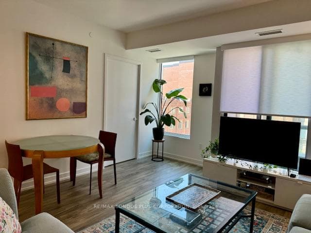 Living & Dining Area - West Views