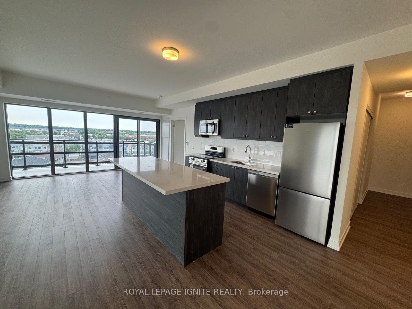 51 Clarington Boulevard Unit 818 photo 8