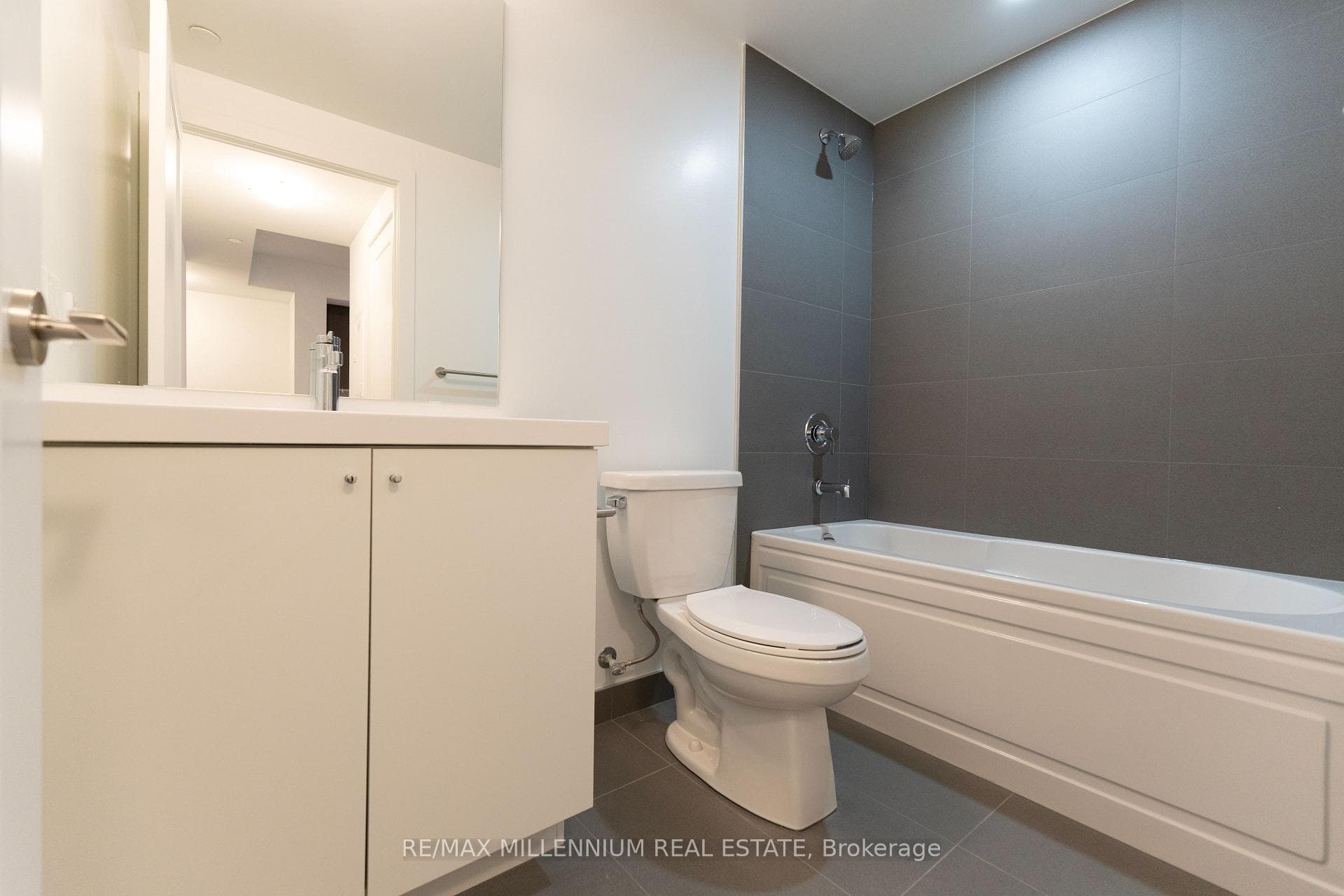 2545 Simcoe Street Unit 1540 photo 13