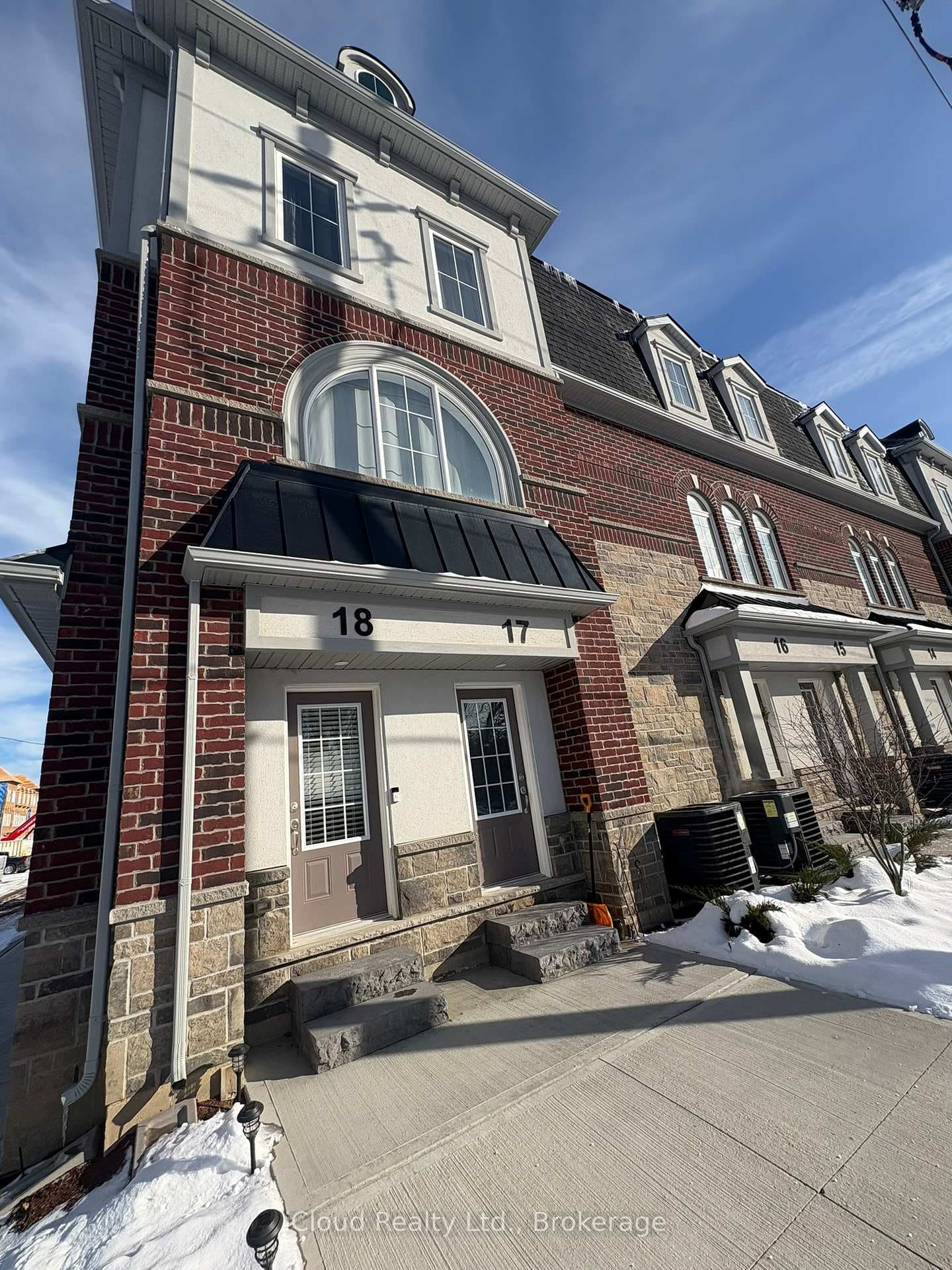 677 Park Road Unit 18 photo 1
