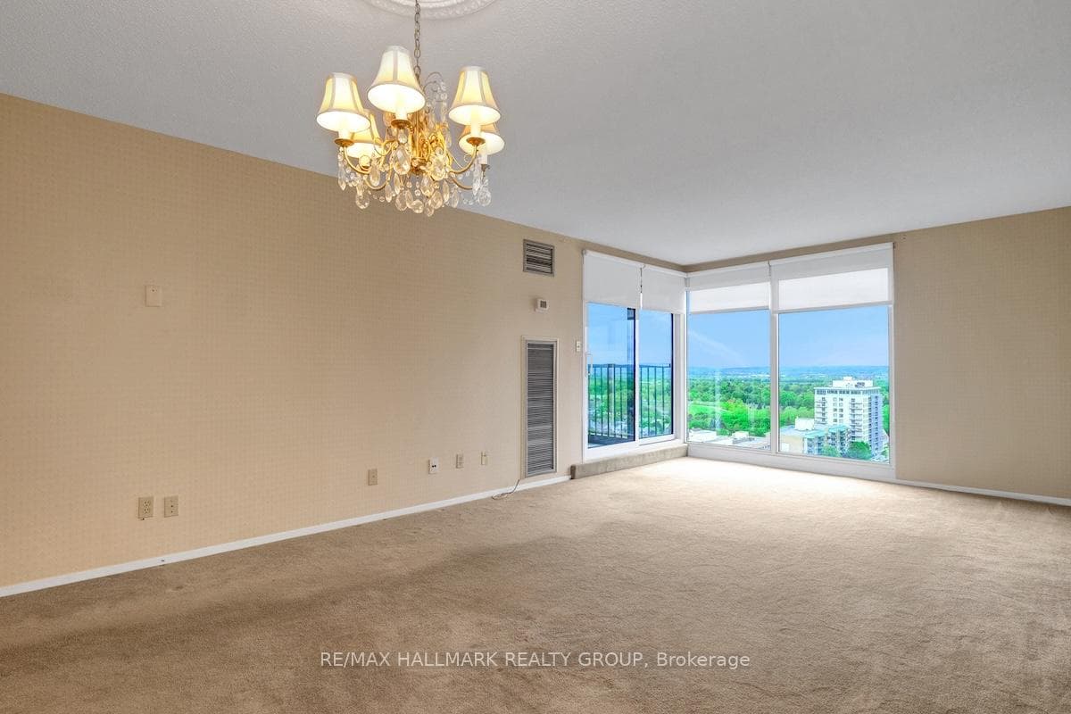 545 St Laurent Boulevard Unit 1703 photo 11