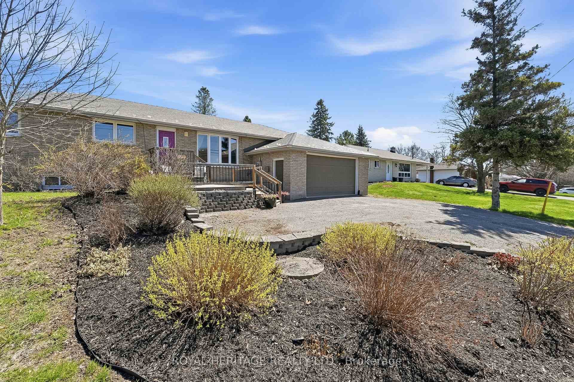 **2434 Wallbridge Loyalist Road, Quinte West**