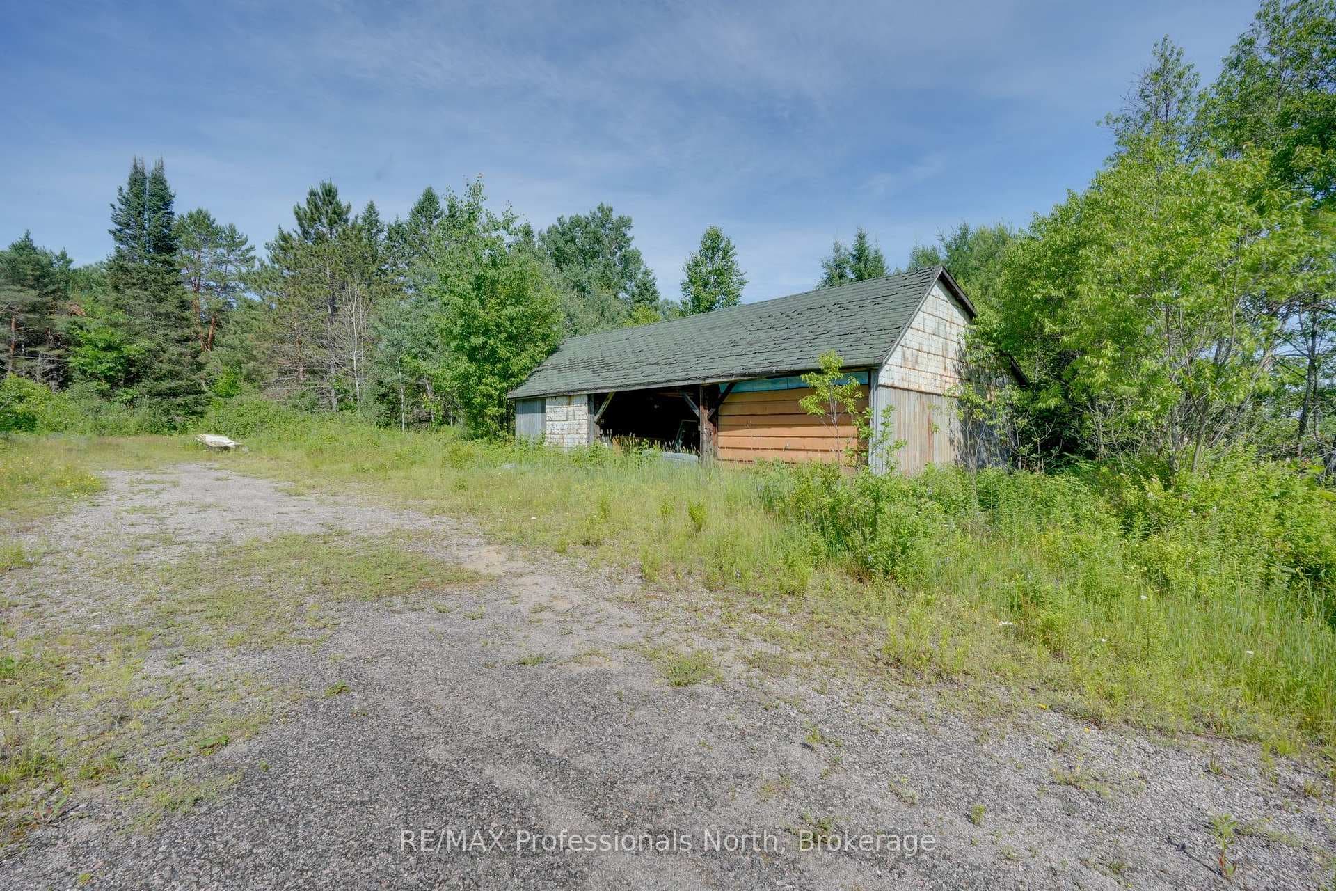905 Starratt Road photo 24