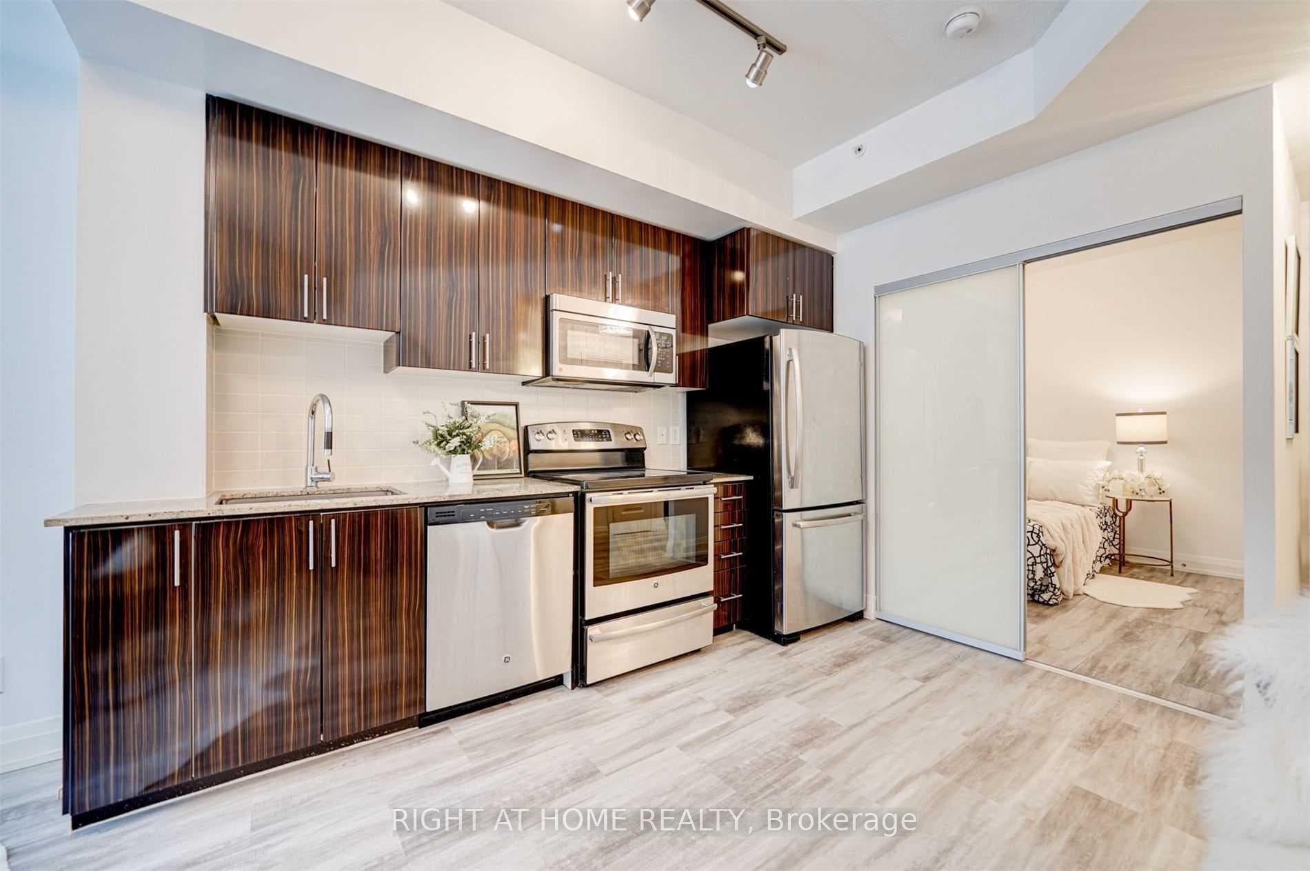 7171 Yonge Street Unit 511 photo 7