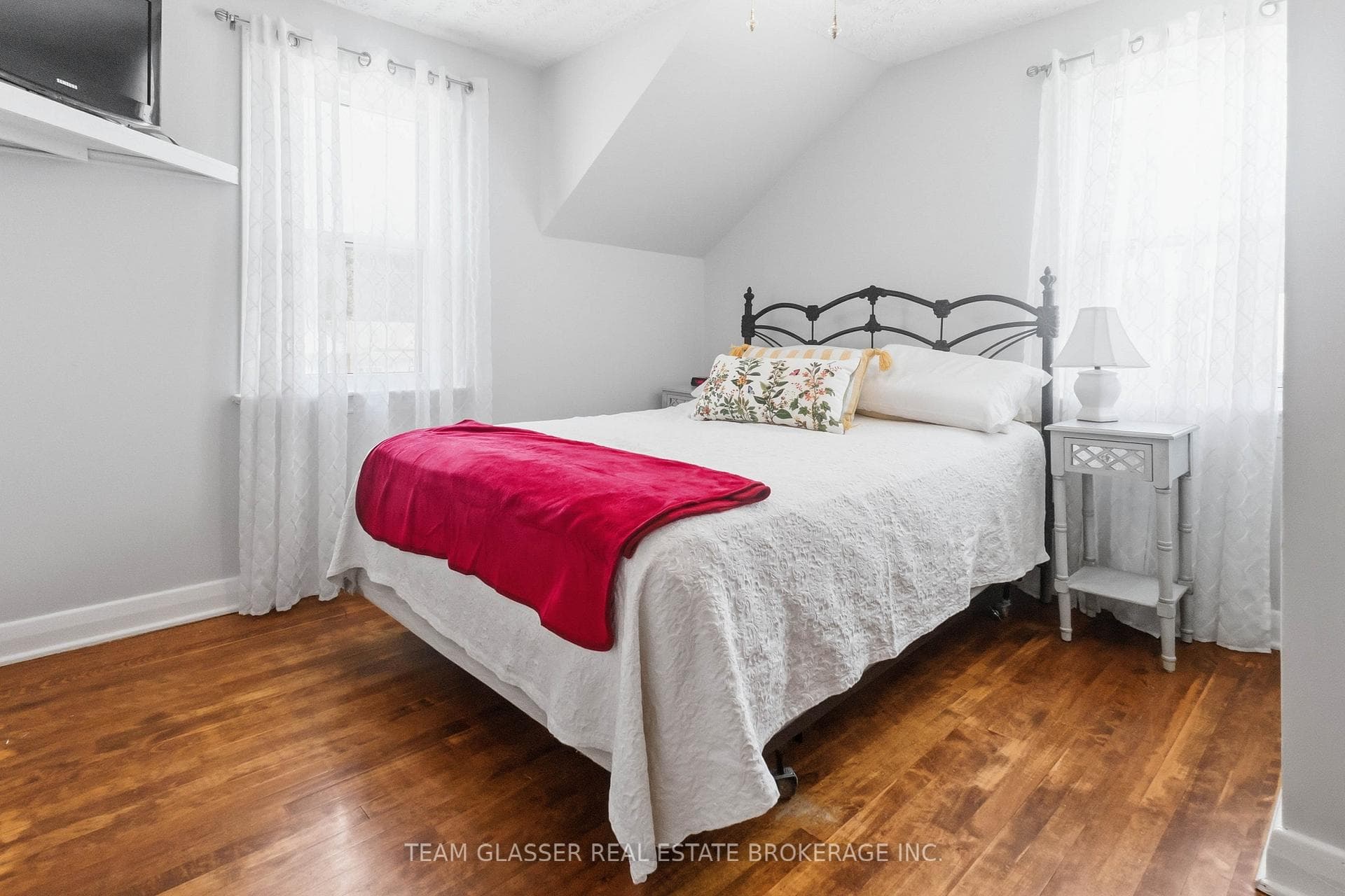 27 DENGATE Crescent photo 22