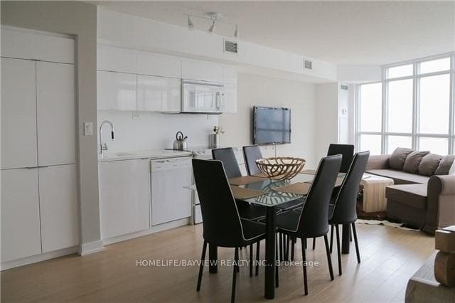21 Iceboat Terrace Unit 1809 photo 1