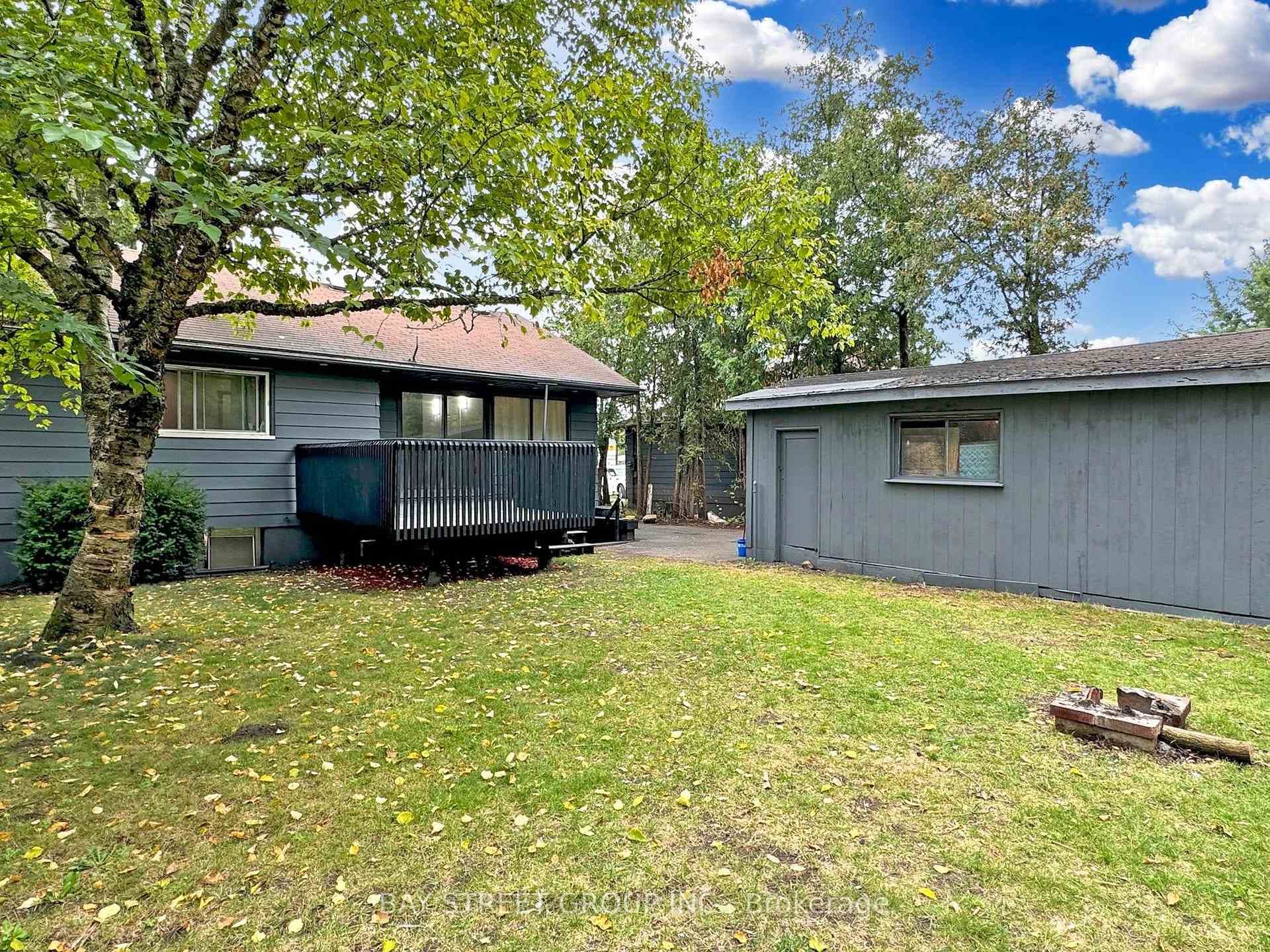 1500 Simcoe Street photo 36